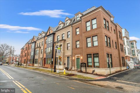 107 N WEST ALEXANDRIA VA 22314