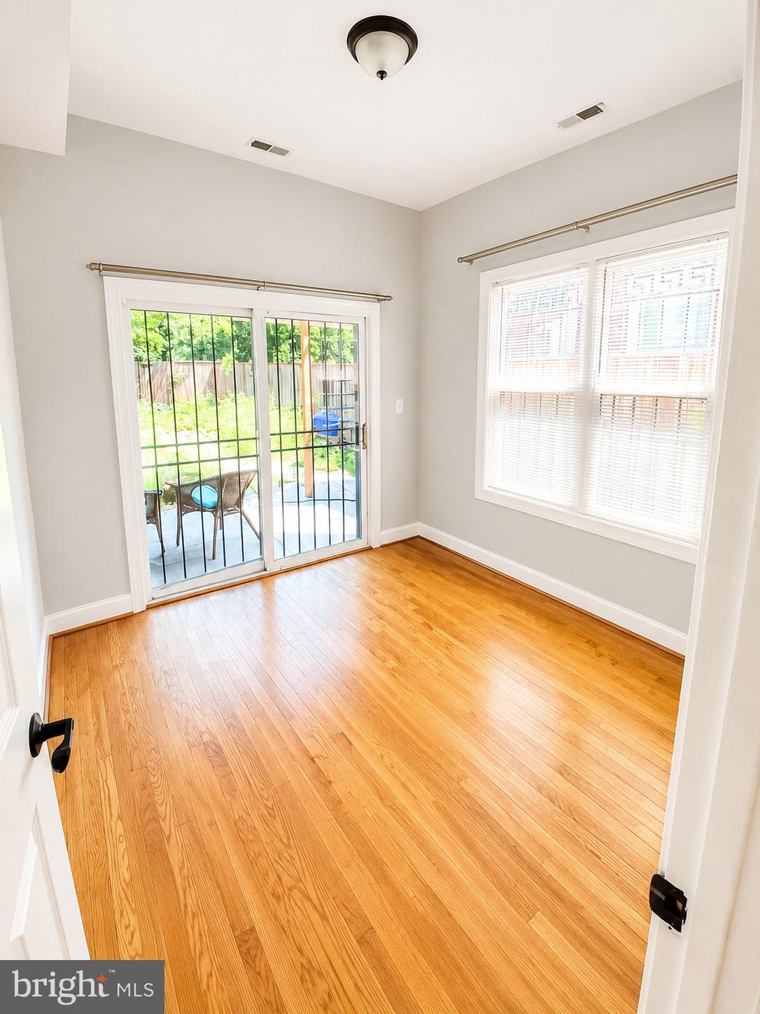 1911 8TH NW