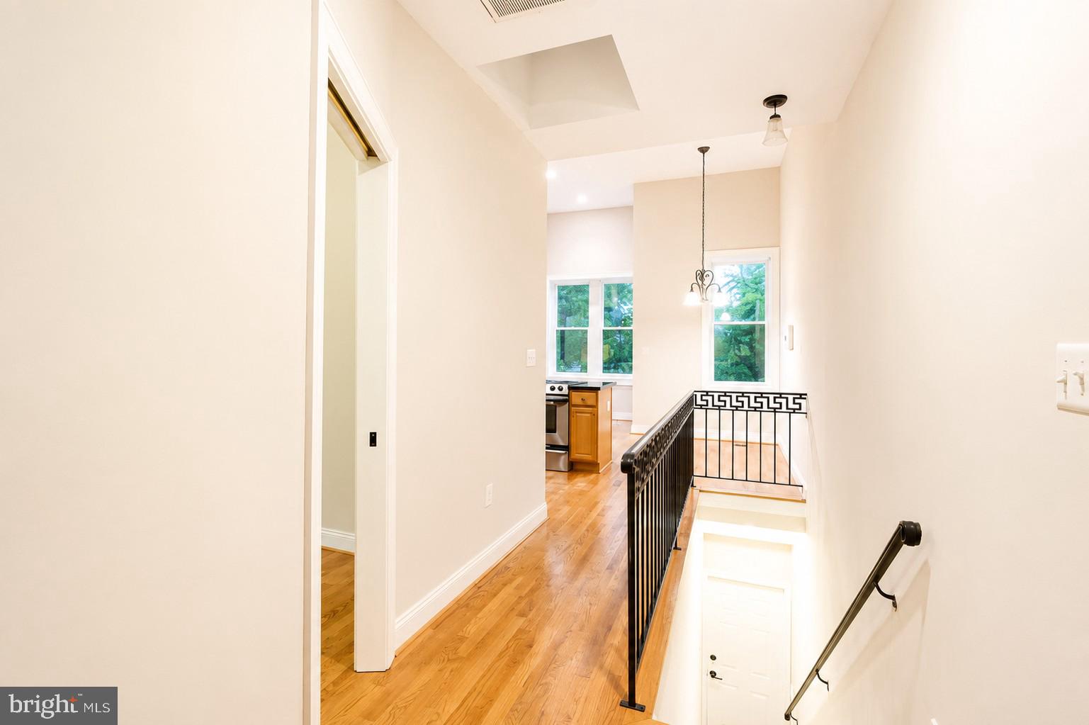 1911 8TH NW