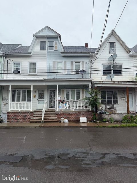 Homes For Sale - 218 B St<br/> GIRARDVILLE, PA 17935