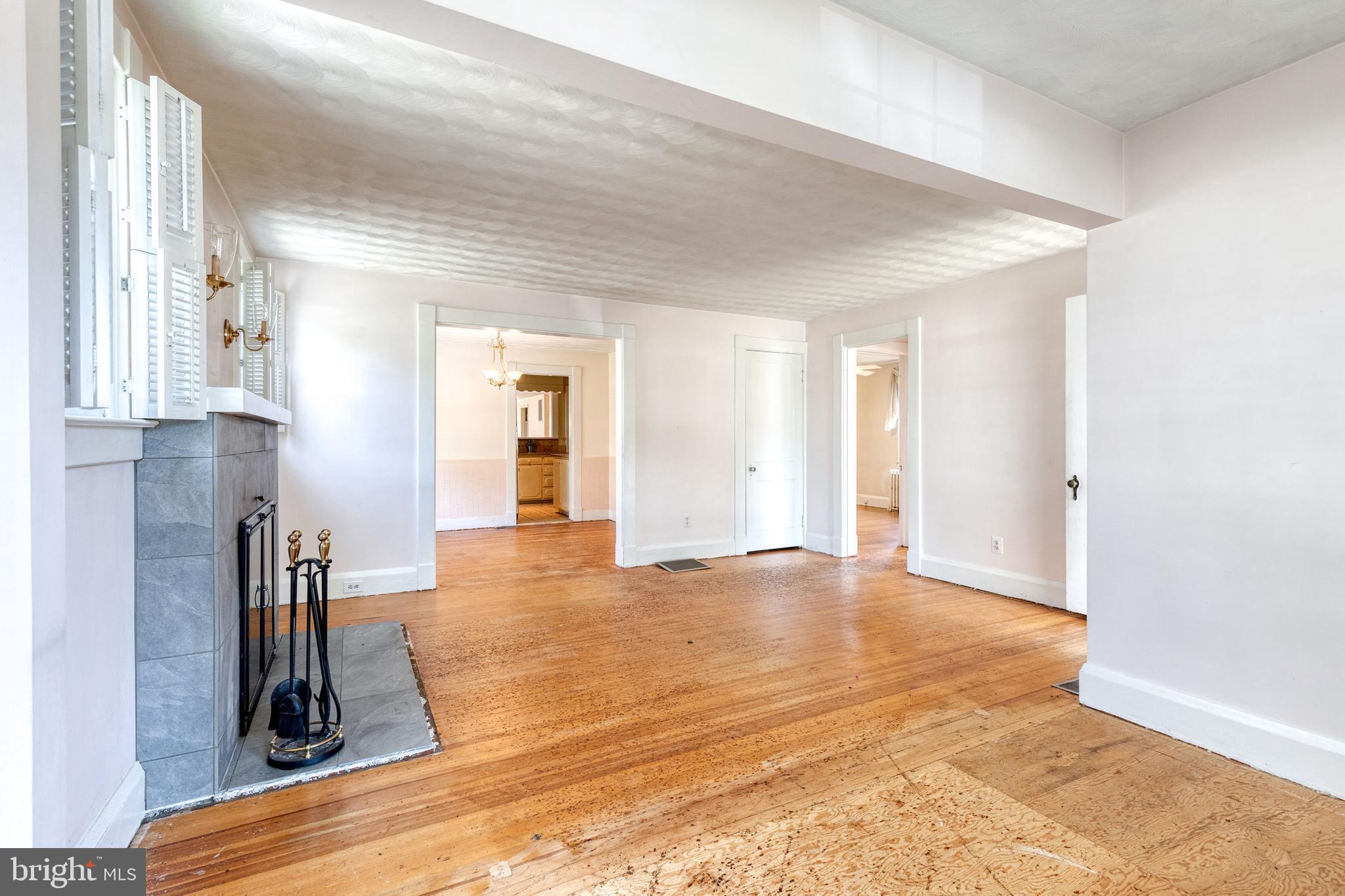 YORK MANOR - Residential