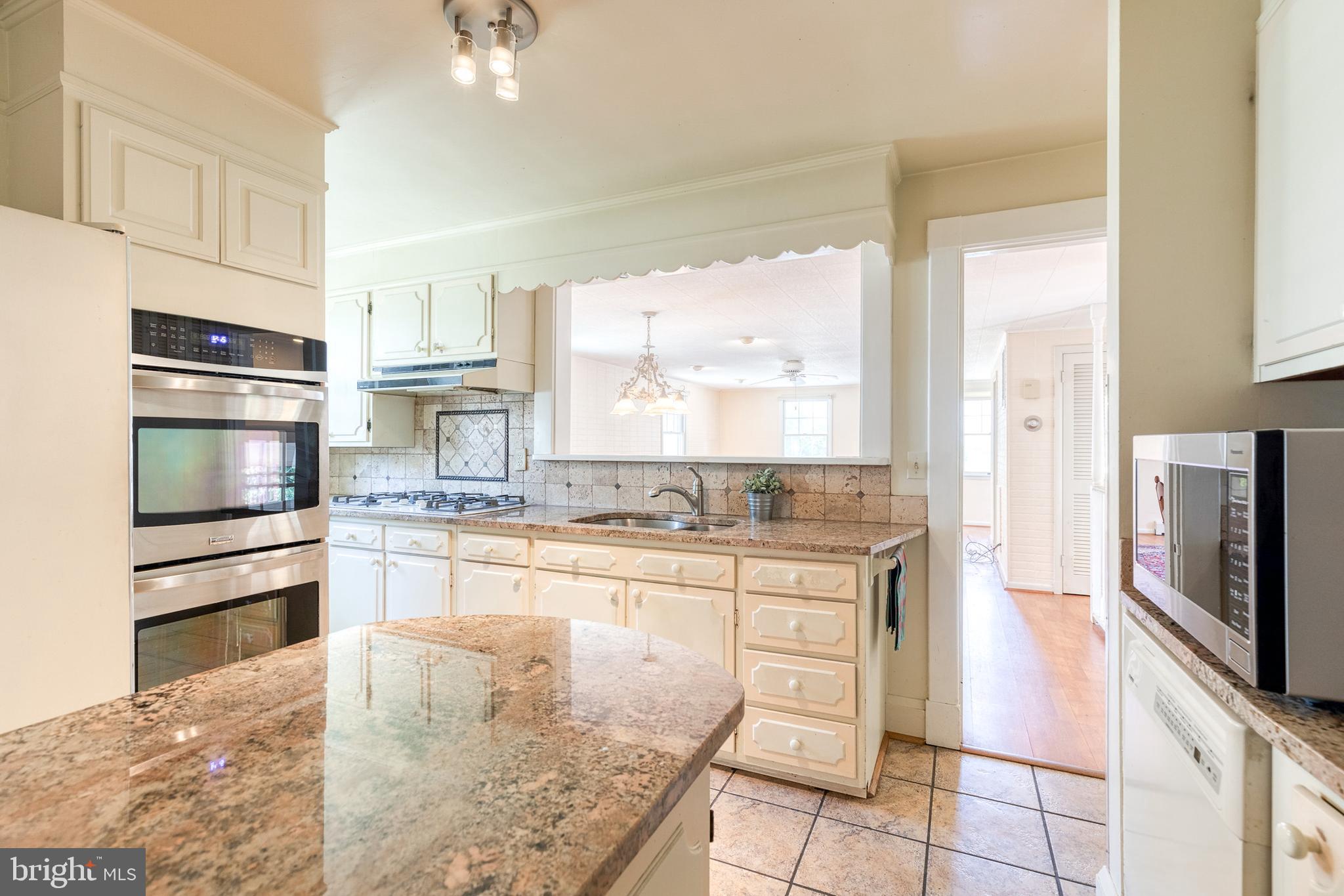 YORK MANOR - Residential