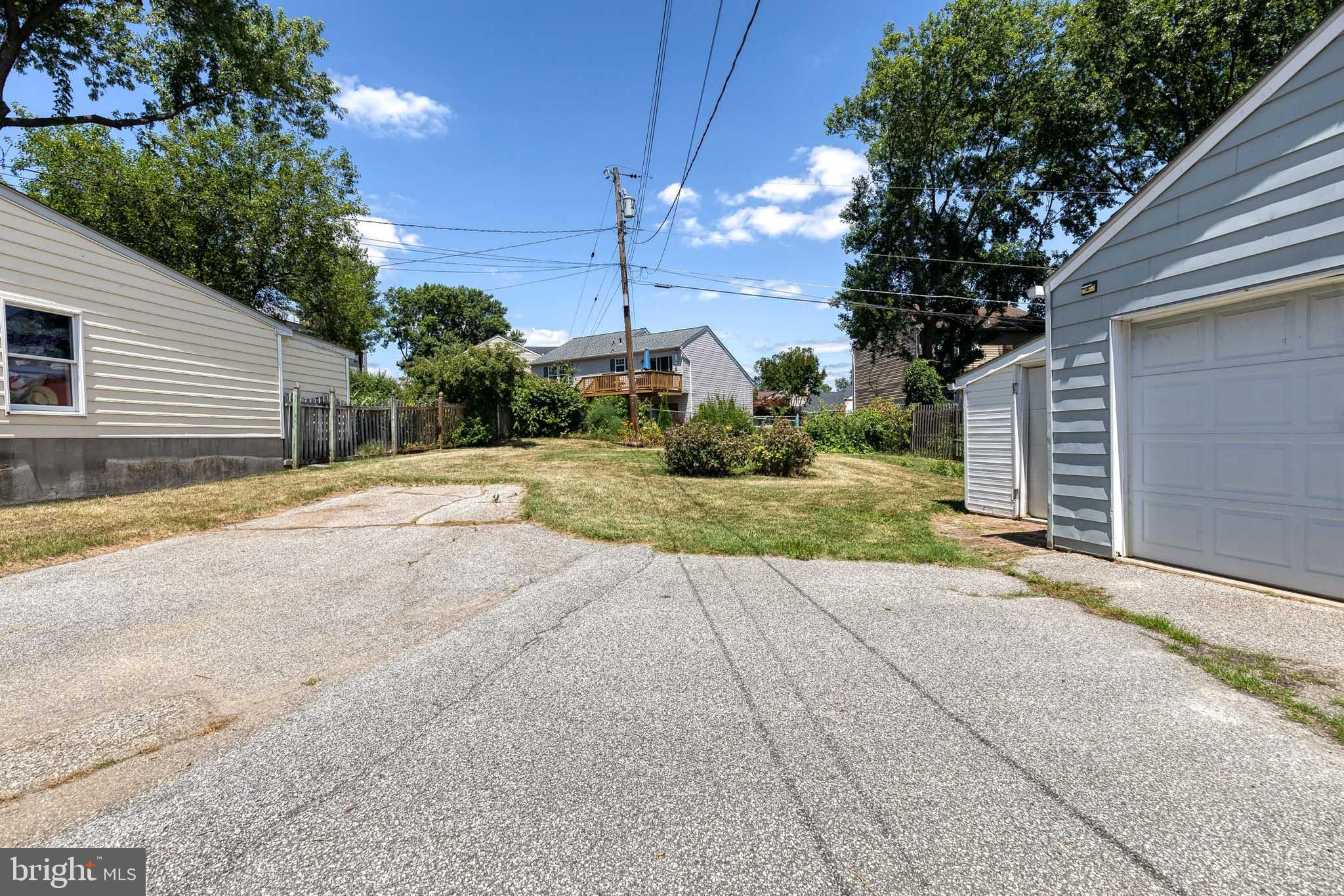 YORK MANOR - Residential