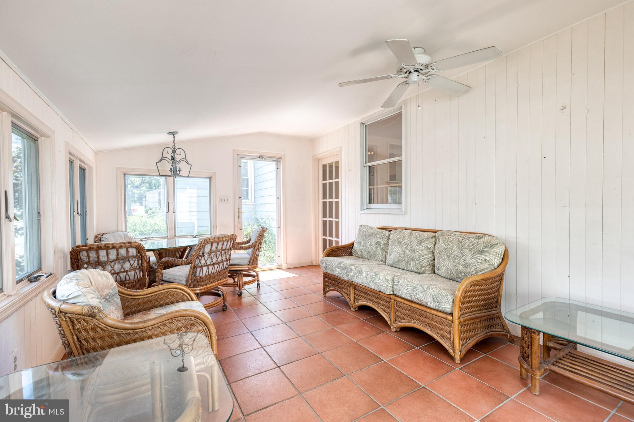 YORK MANOR - Residential