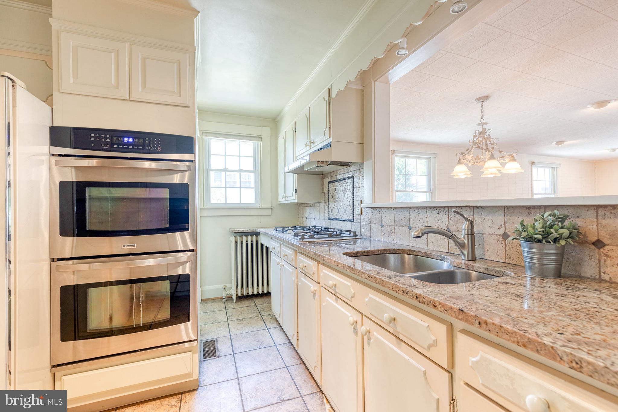 YORK MANOR - Residential