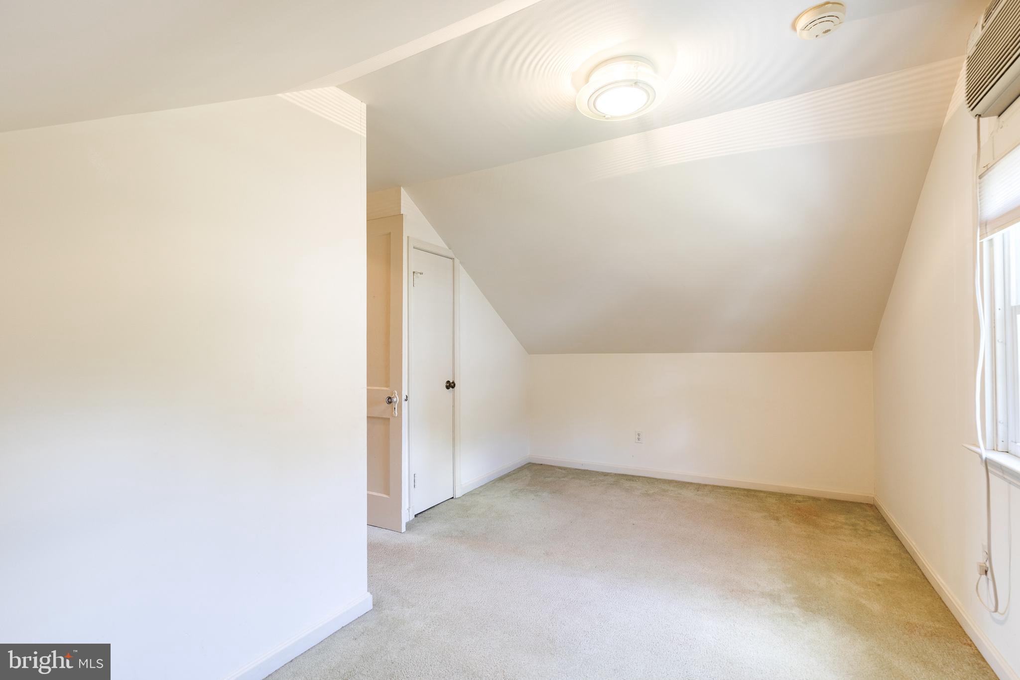 YORK MANOR - Residential