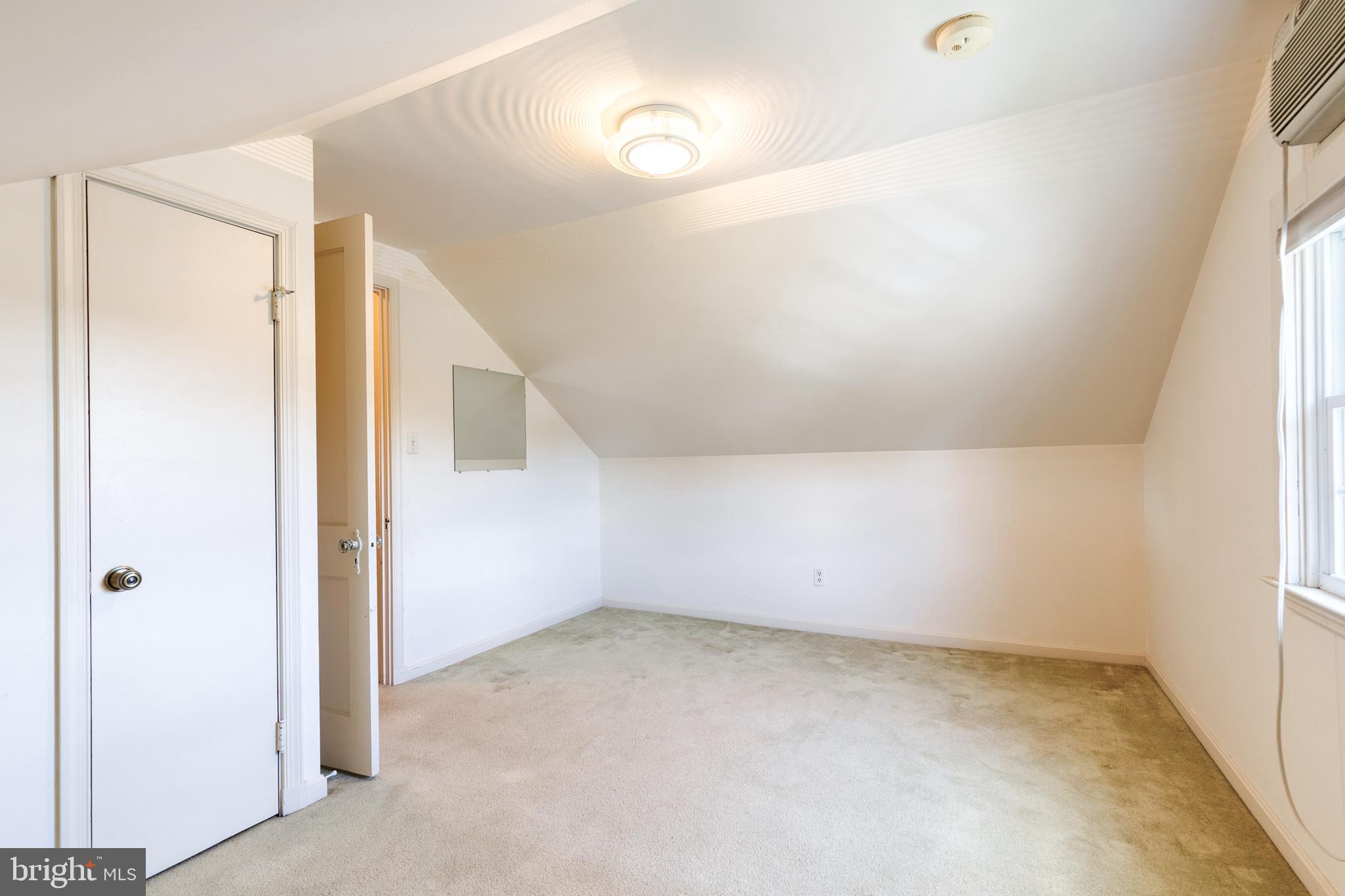 YORK MANOR - Residential