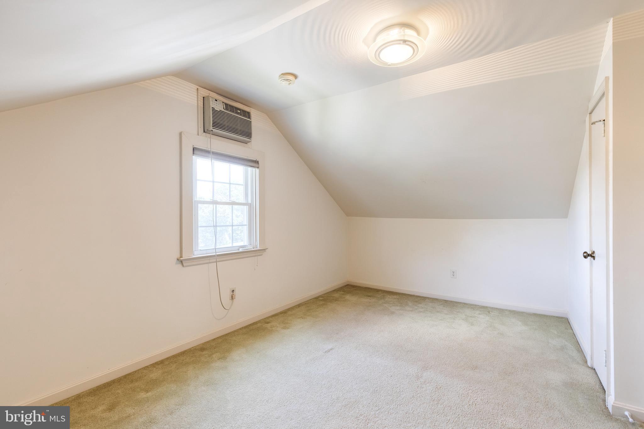 YORK MANOR - Residential