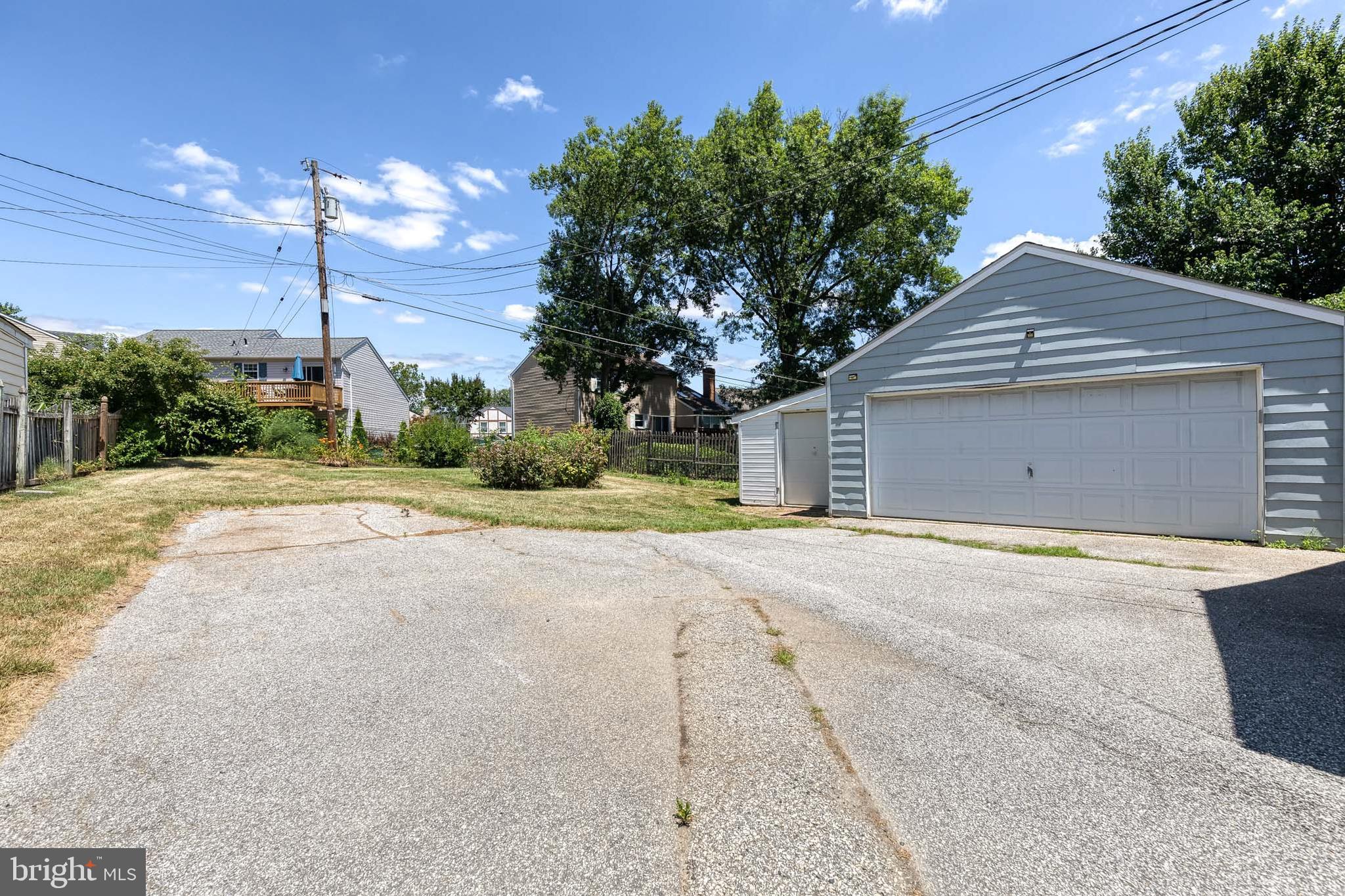 YORK MANOR - Residential