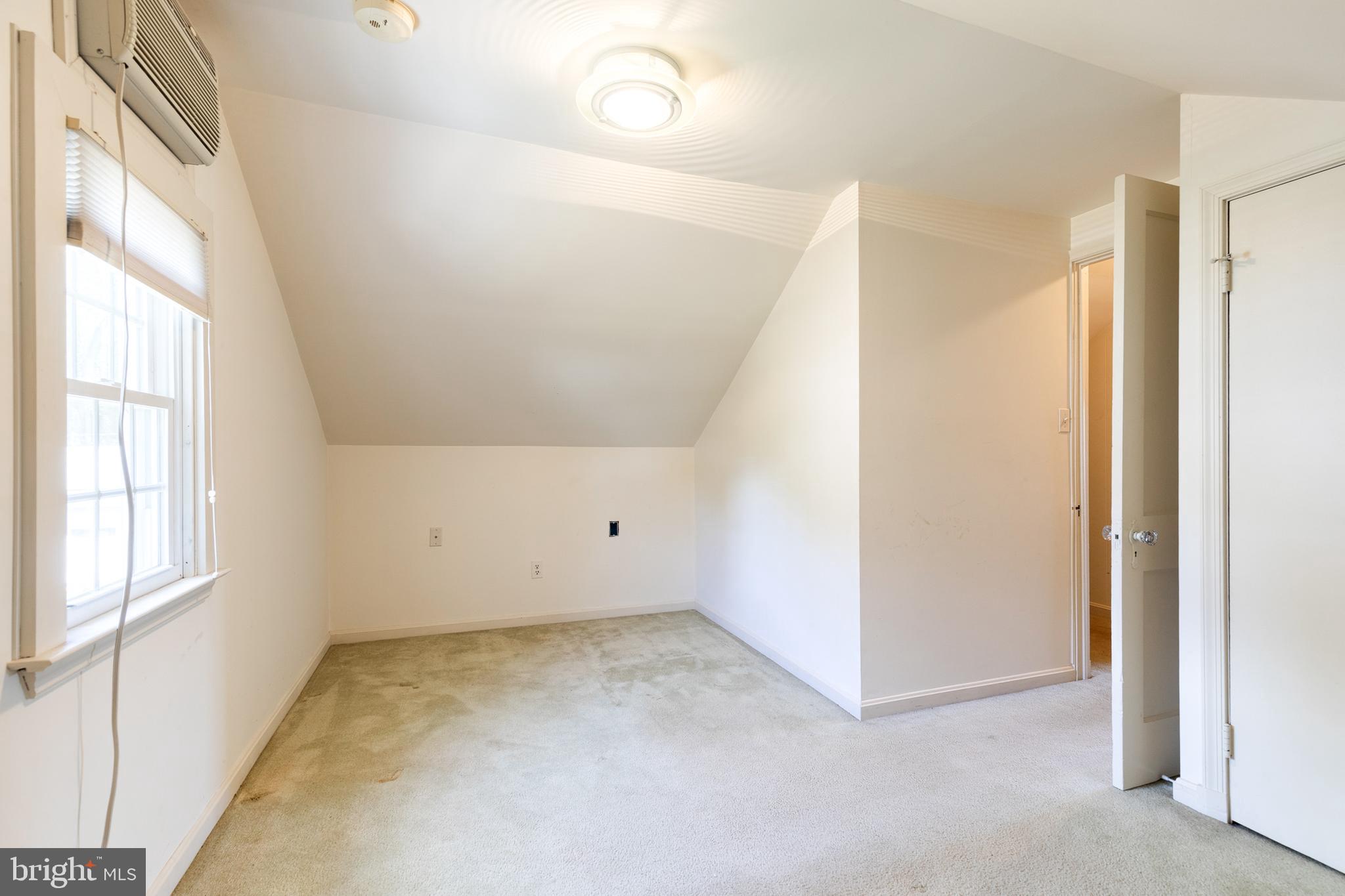 YORK MANOR - Residential