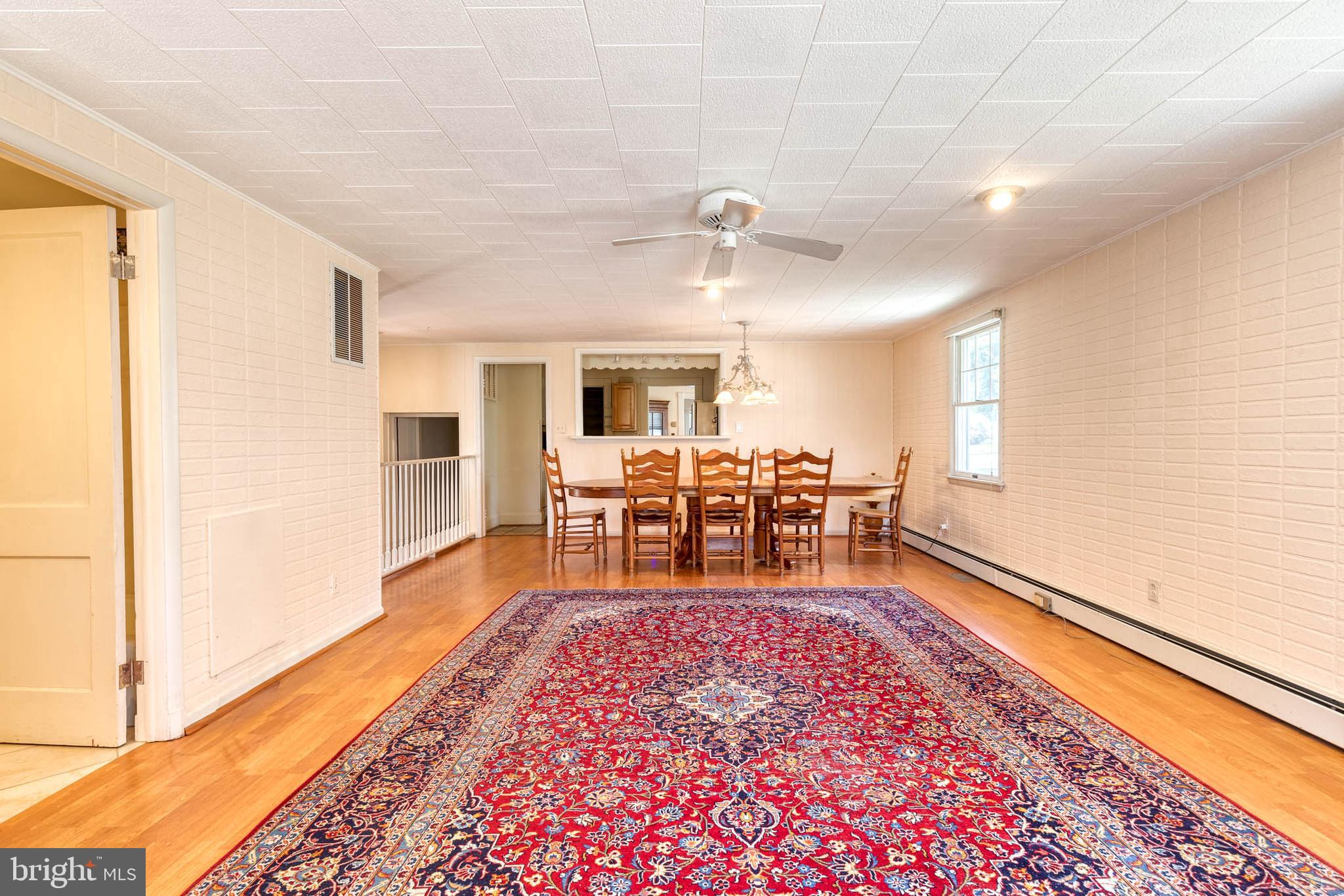 YORK MANOR - Residential