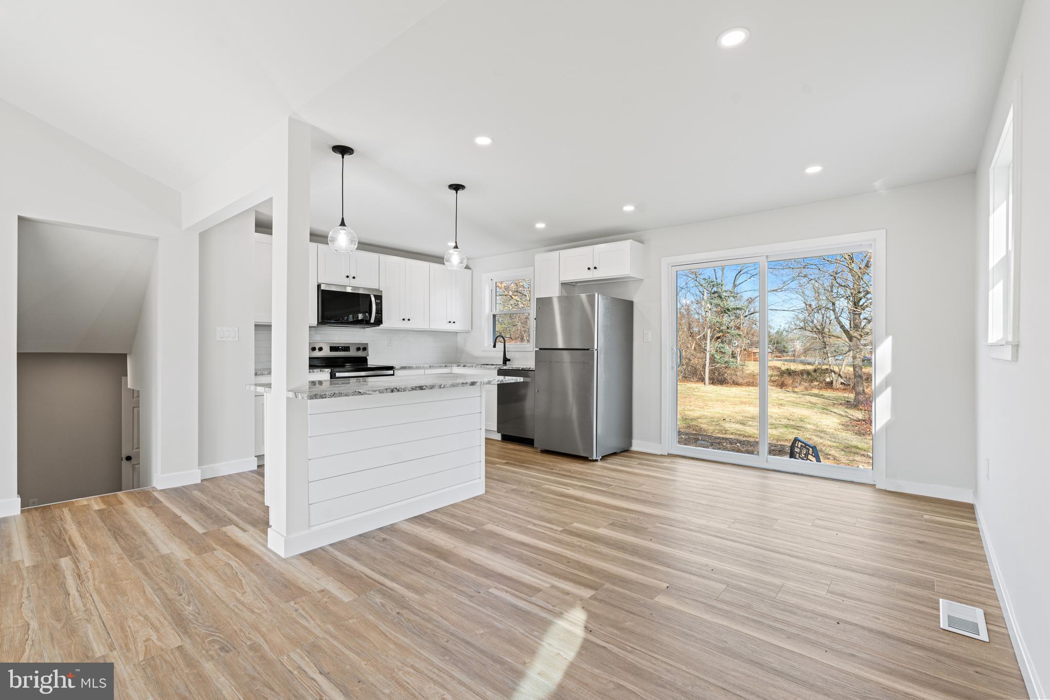 WILLOW MANOR - Residential