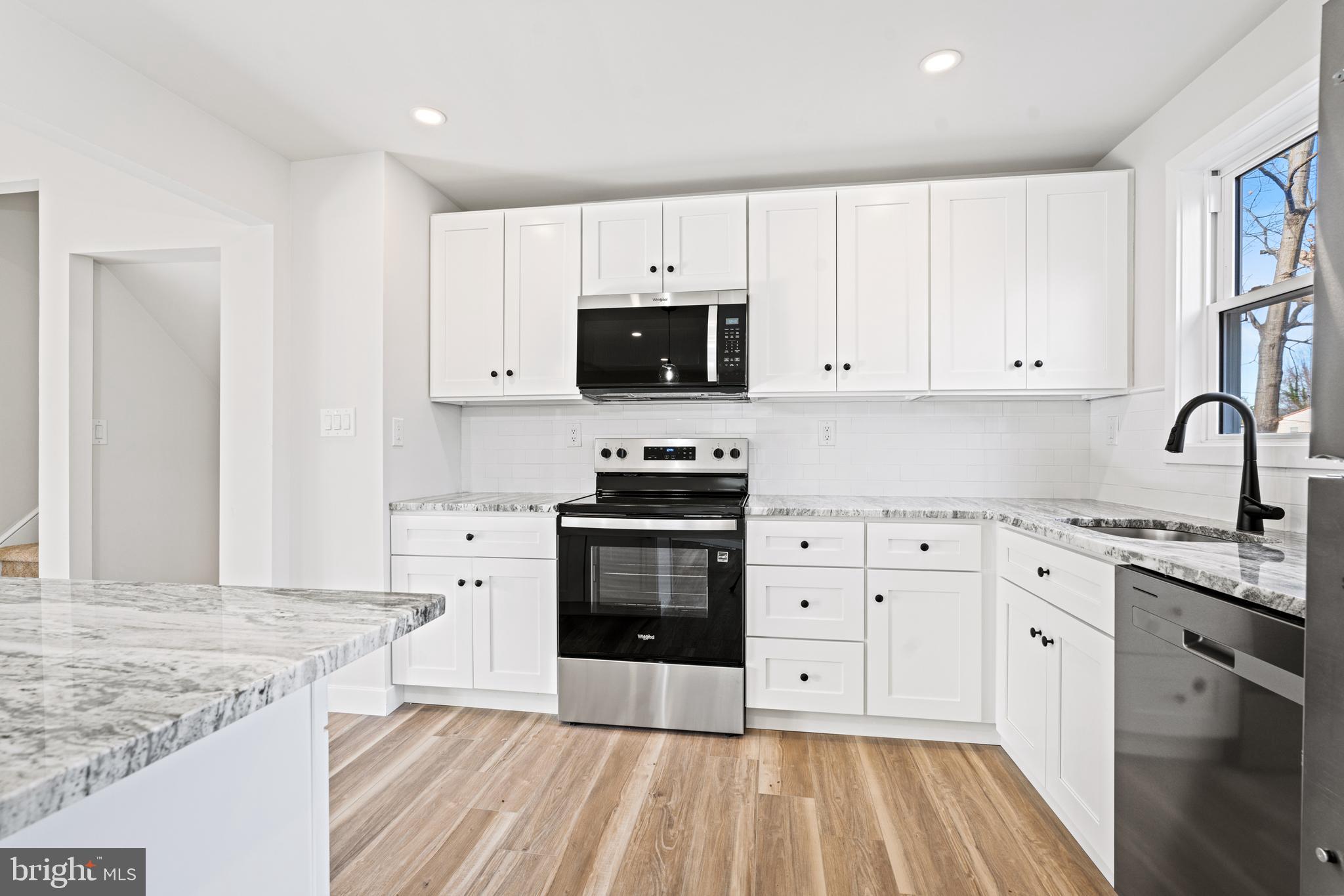 WILLOW MANOR - Residential