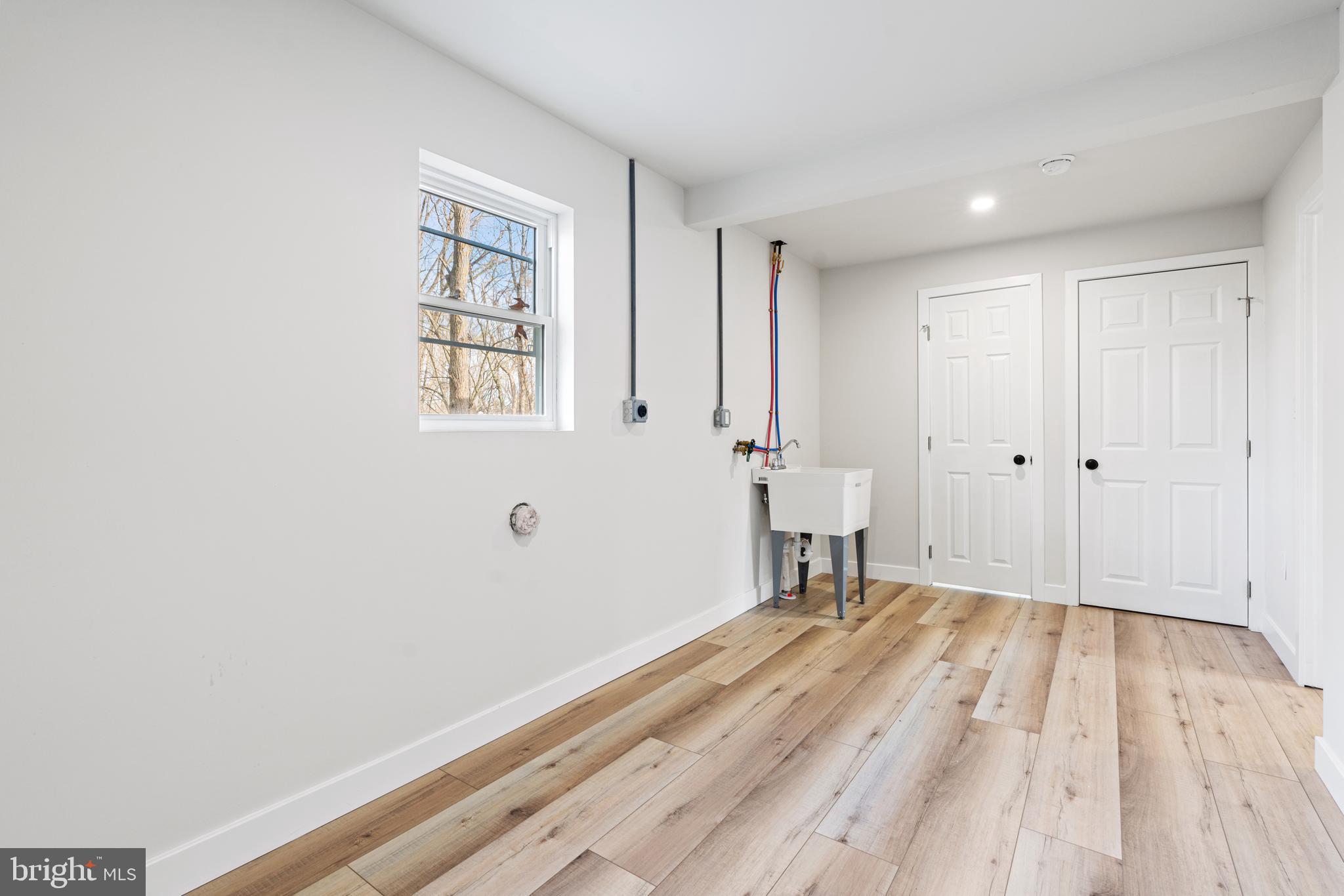 WILLOW MANOR - Residential