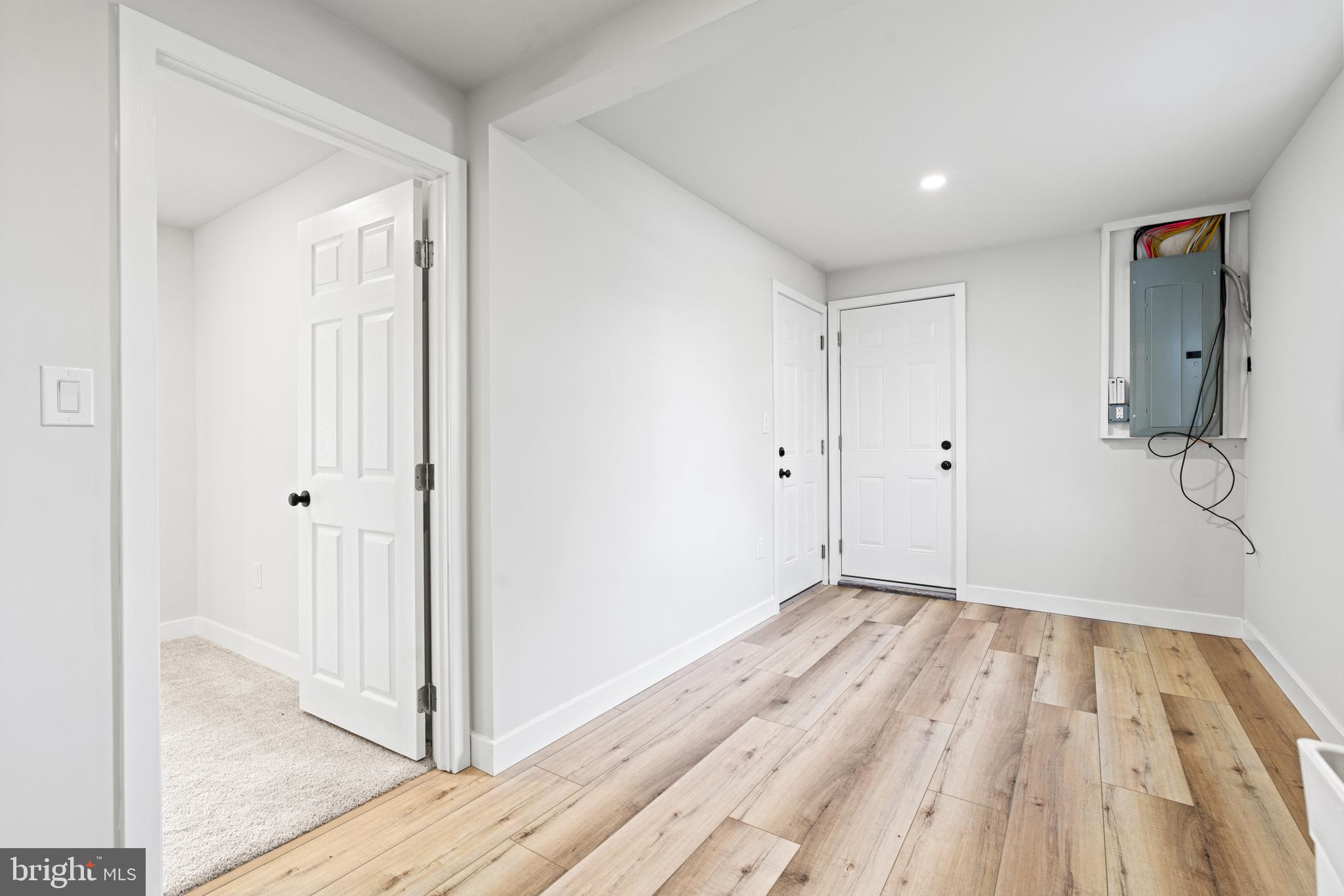 WILLOW MANOR - Residential