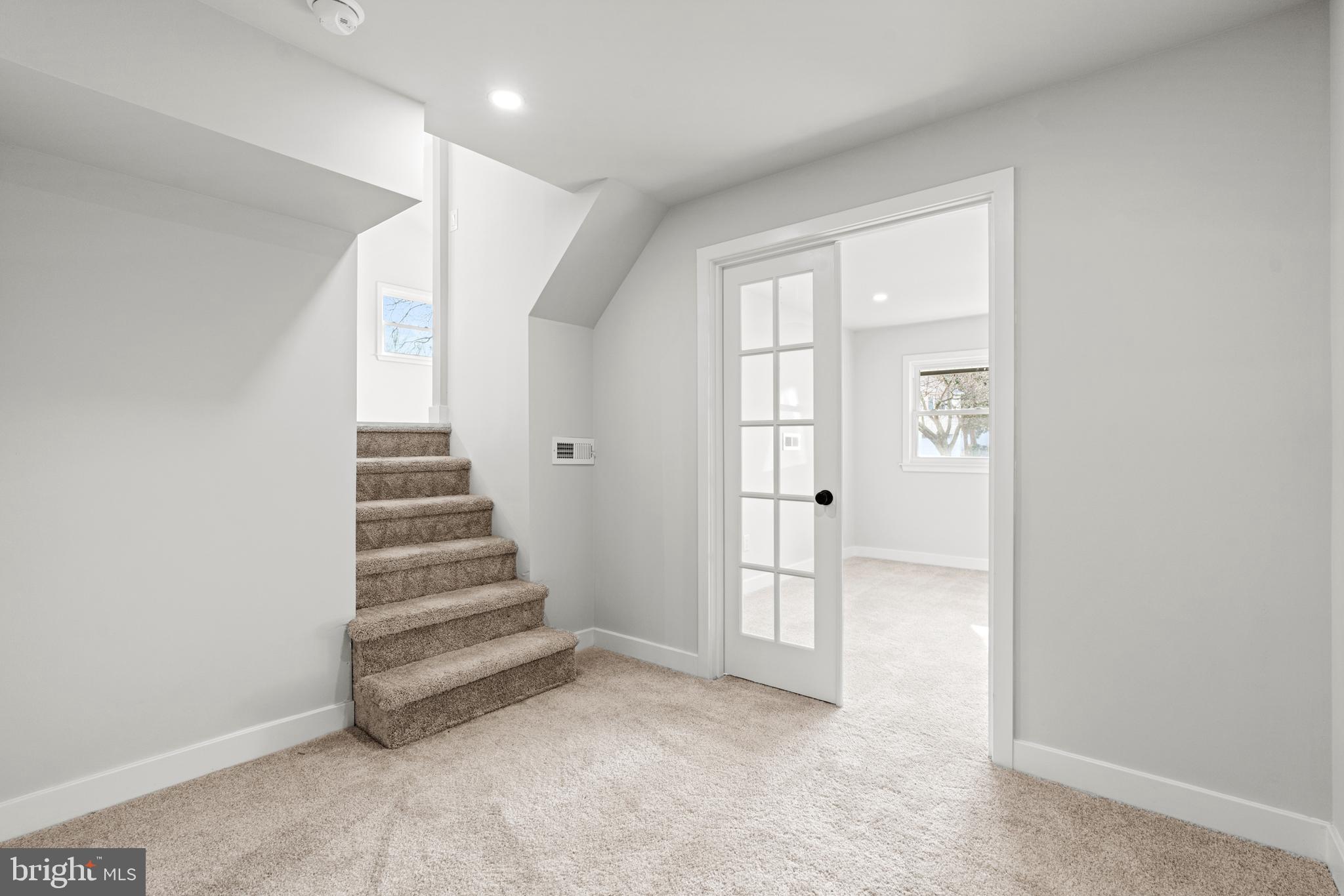 WILLOW MANOR - Residential