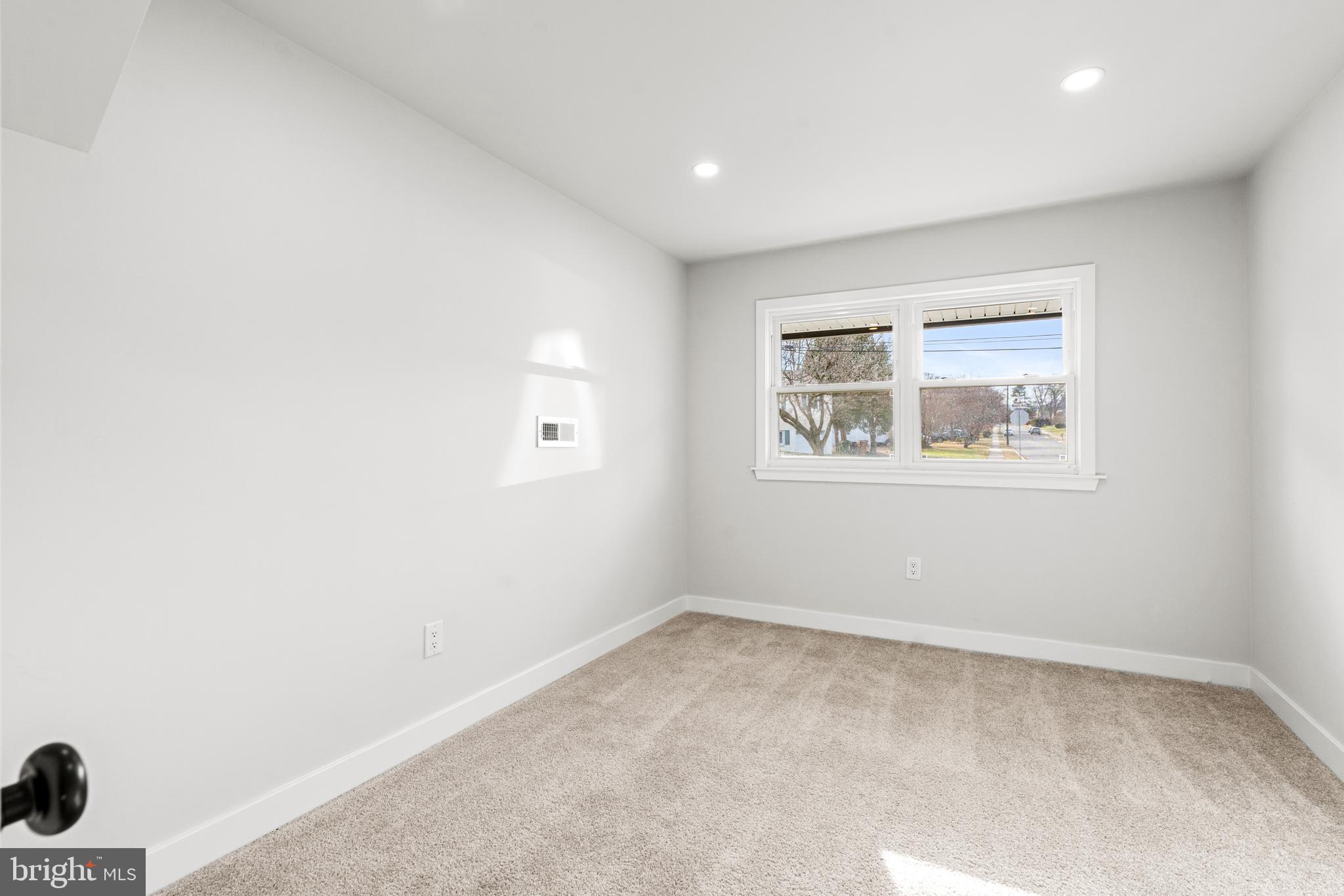 WILLOW MANOR - Residential