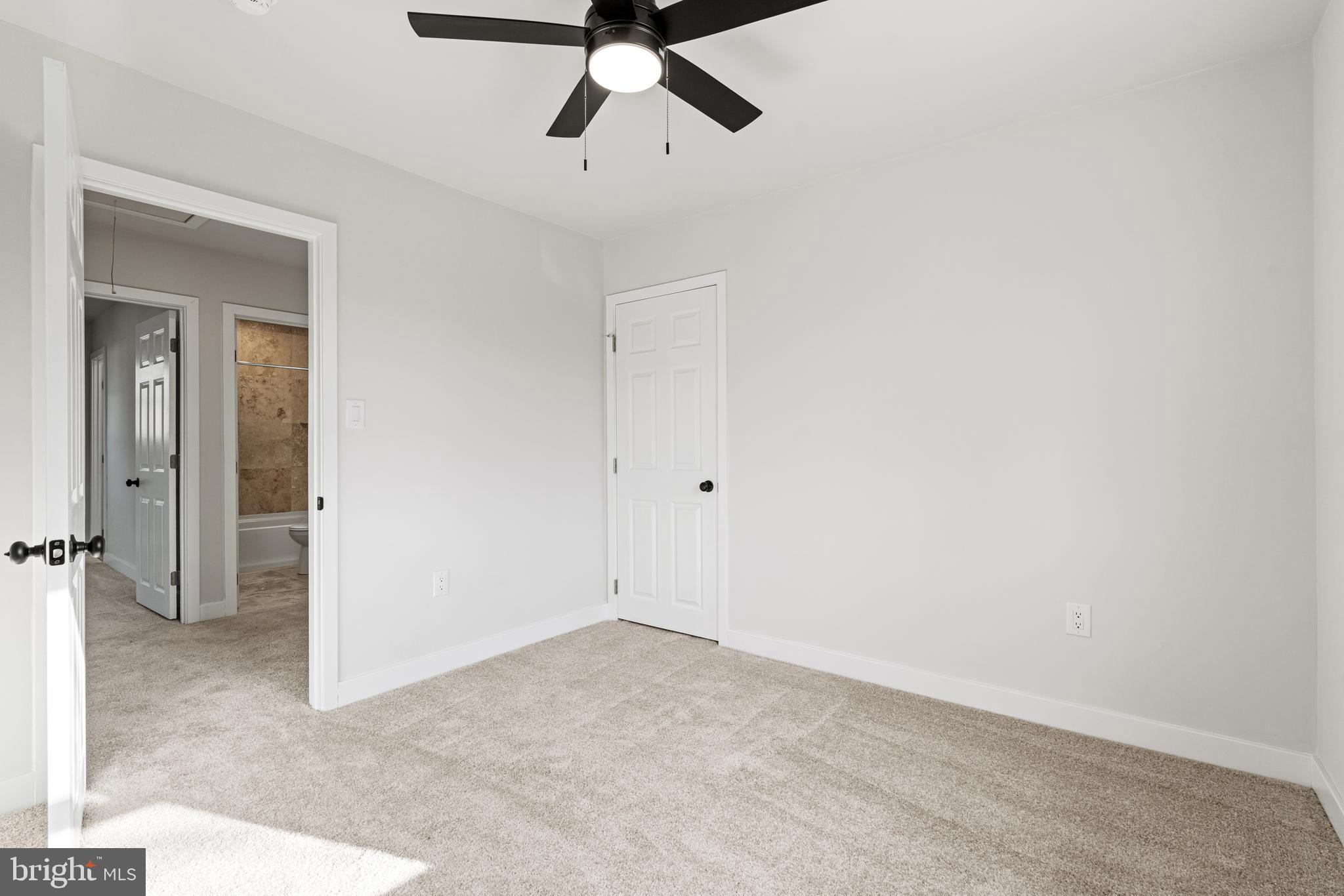 WILLOW MANOR - Residential