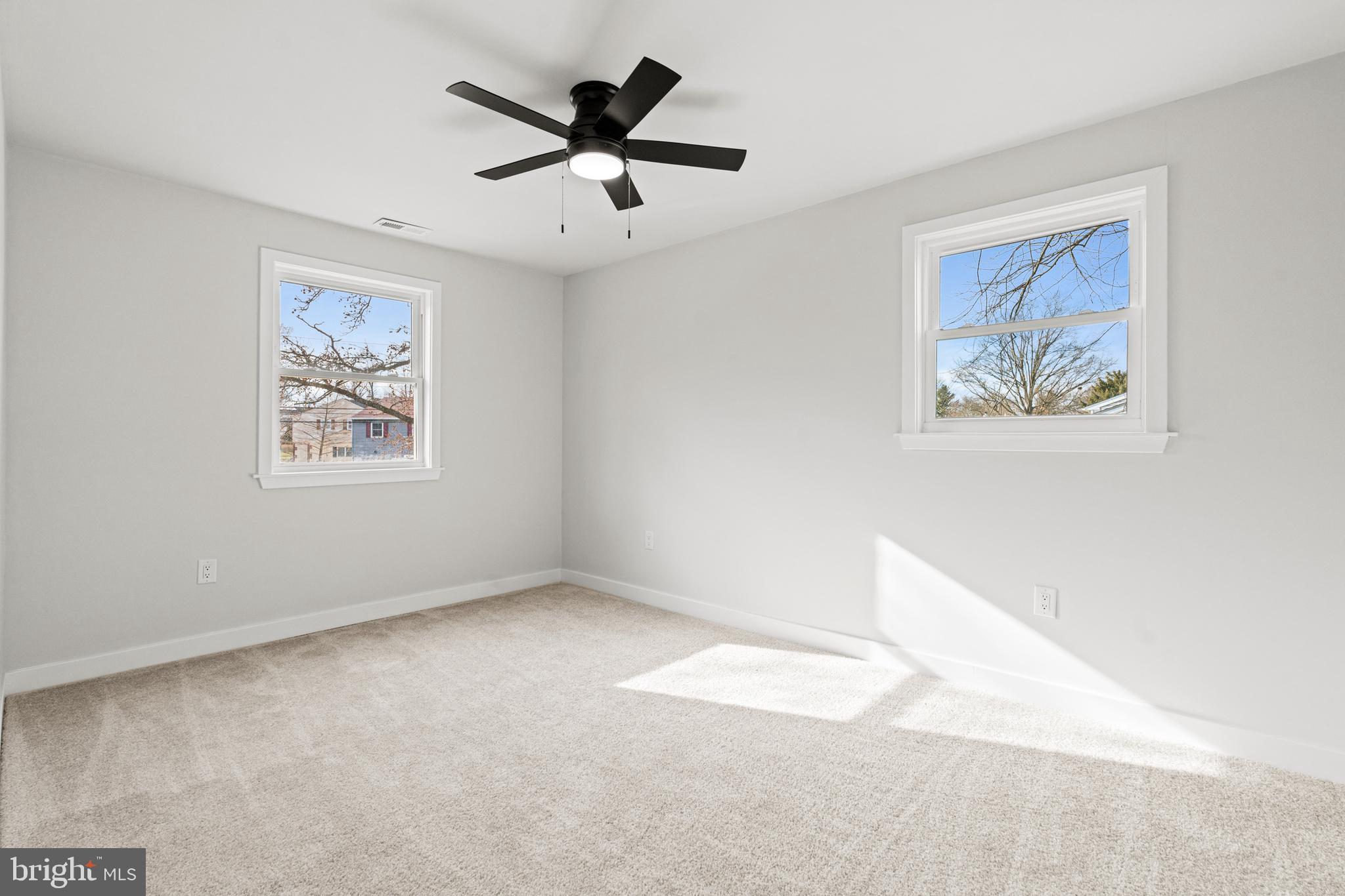 WILLOW MANOR - Residential