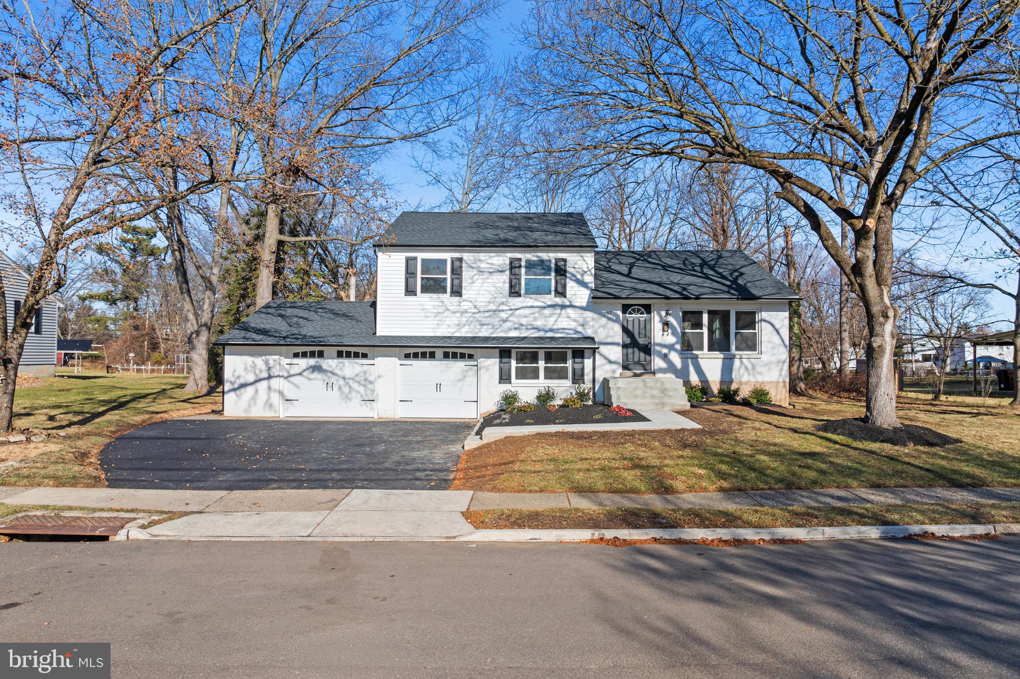 WILLOW MANOR - Residential