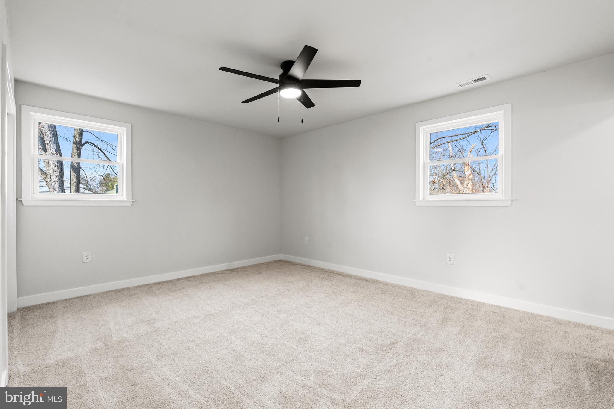 WILLOW MANOR - Residential