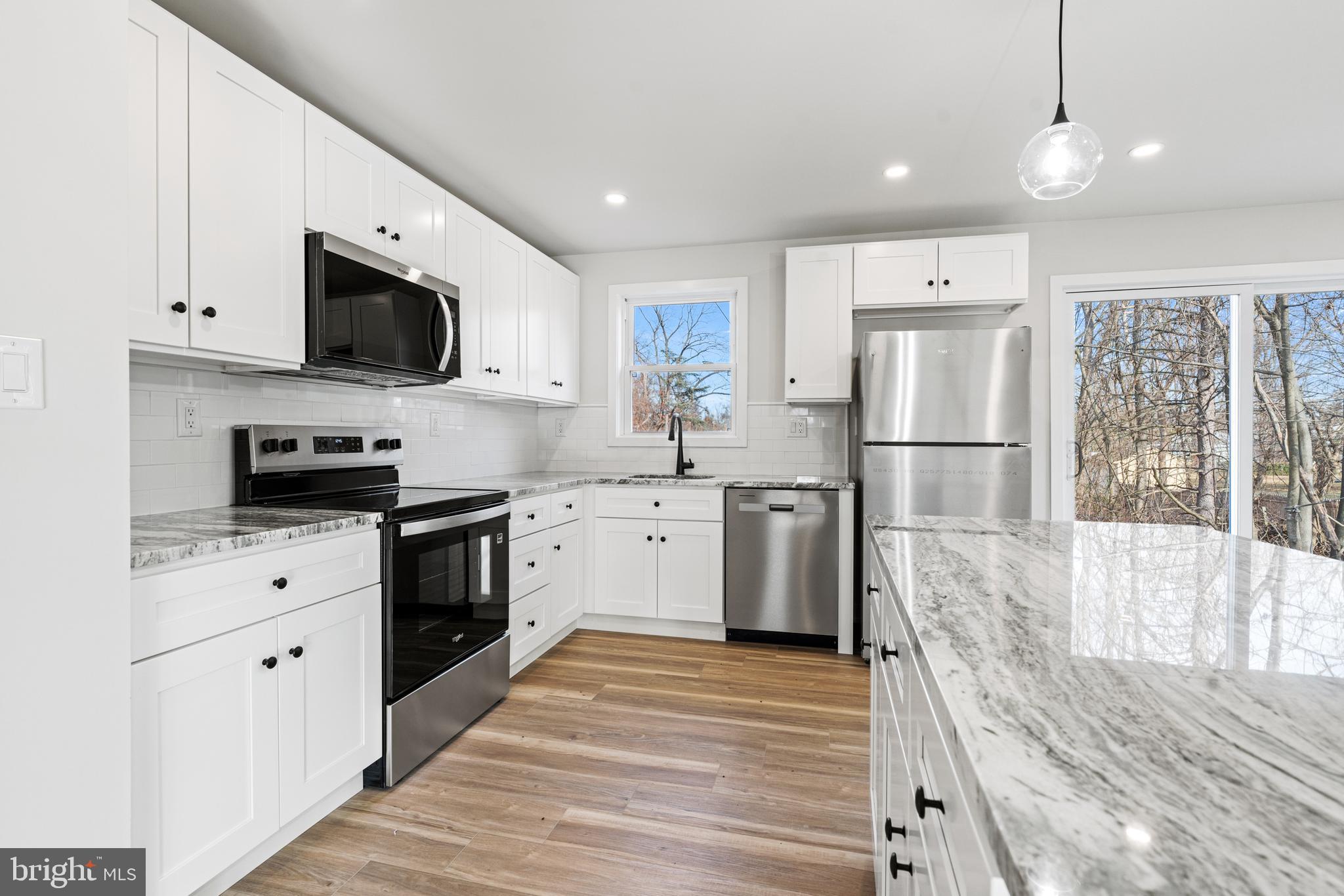 WILLOW MANOR - Residential