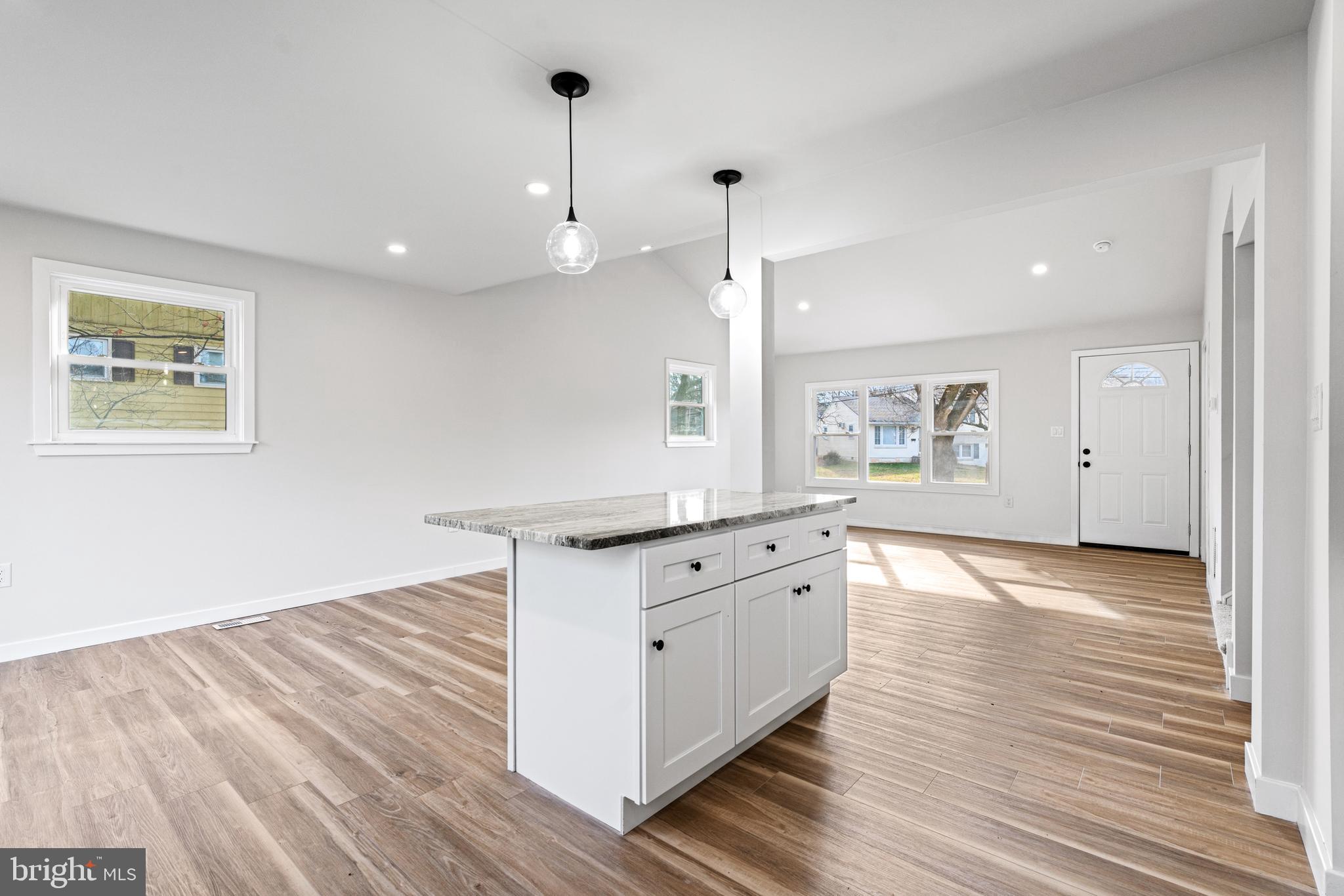 WILLOW MANOR - Residential