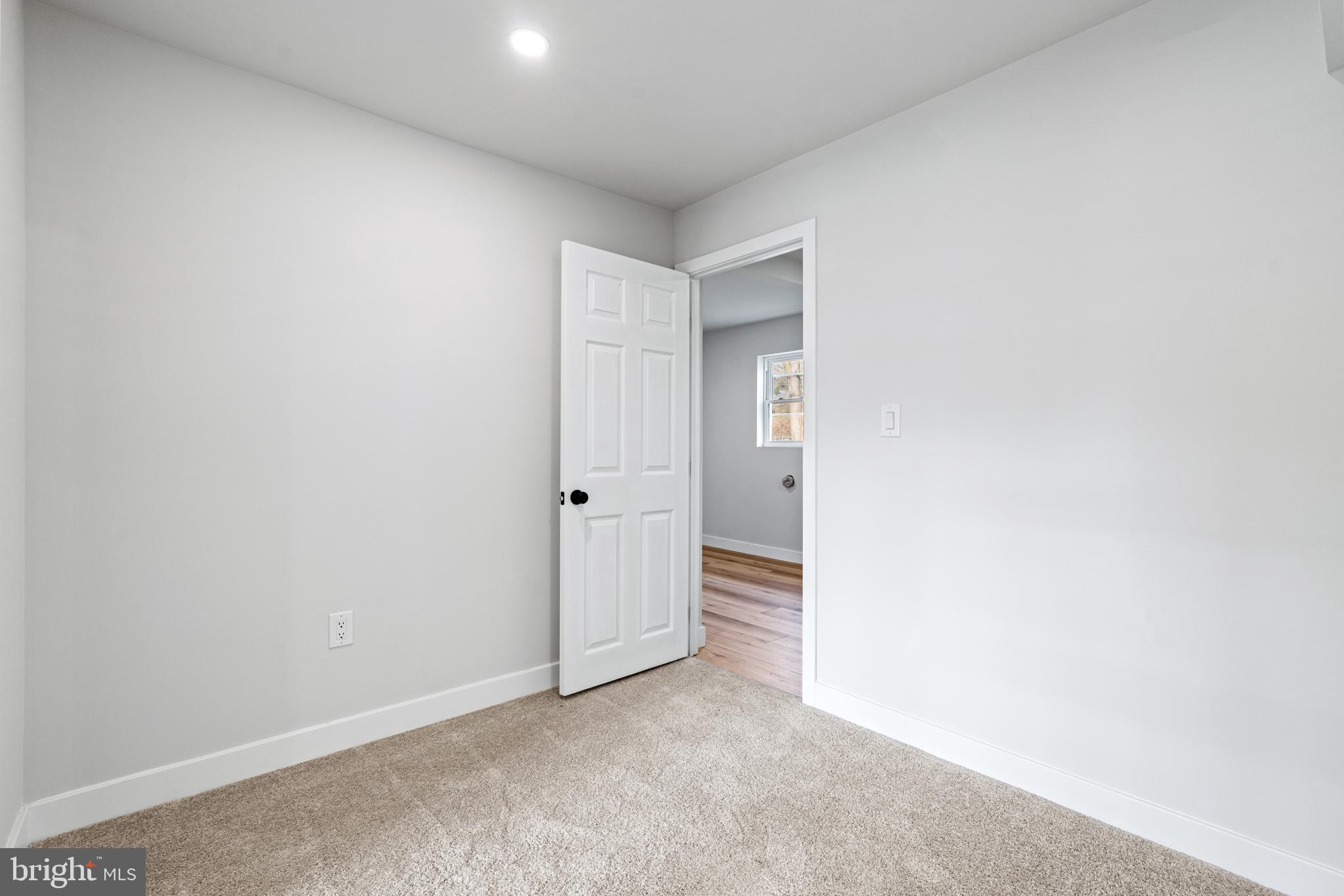 WILLOW MANOR - Residential