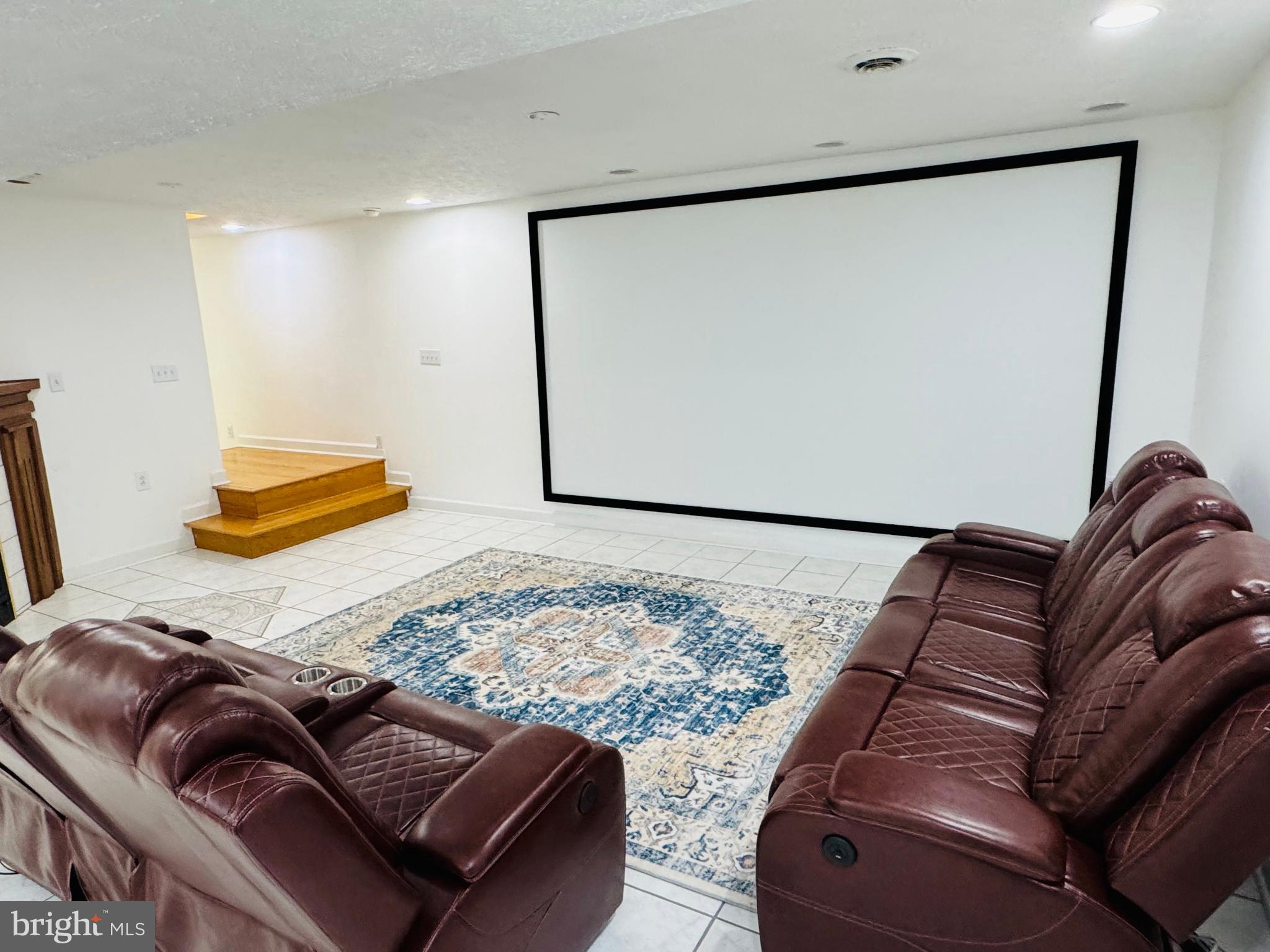 MOSBY STATION - Residential