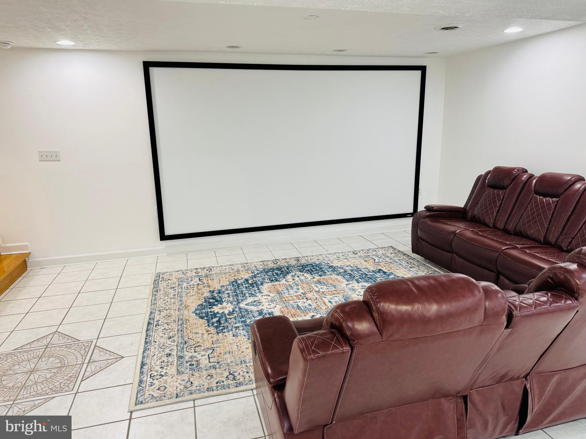 MOSBY STATION - Residential