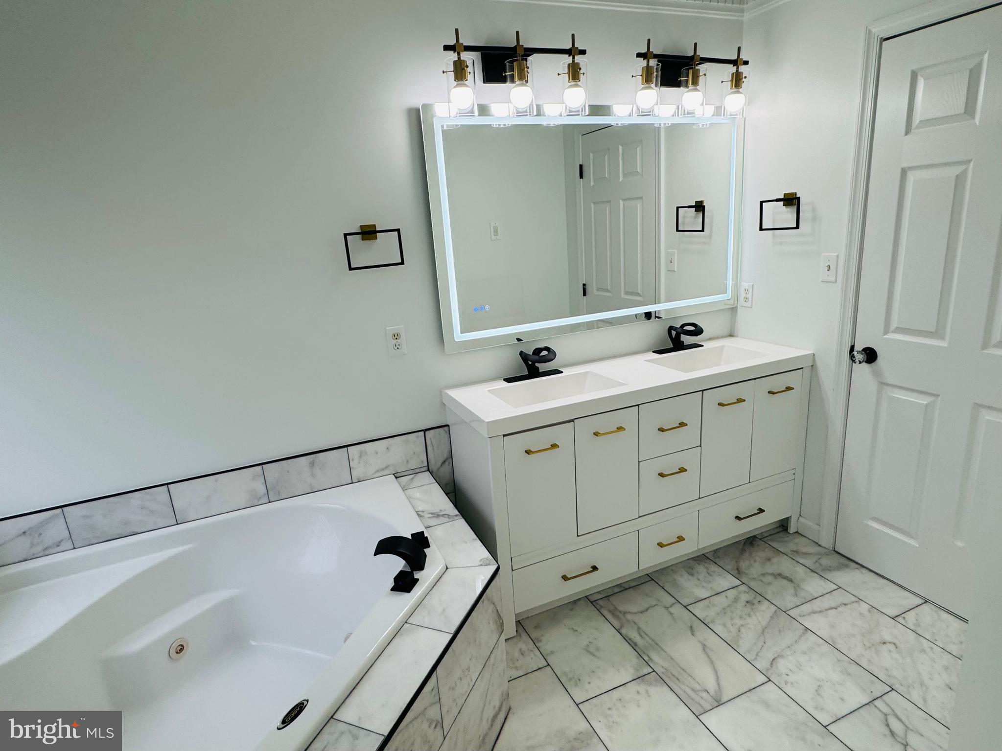 MOSBY STATION - Residential