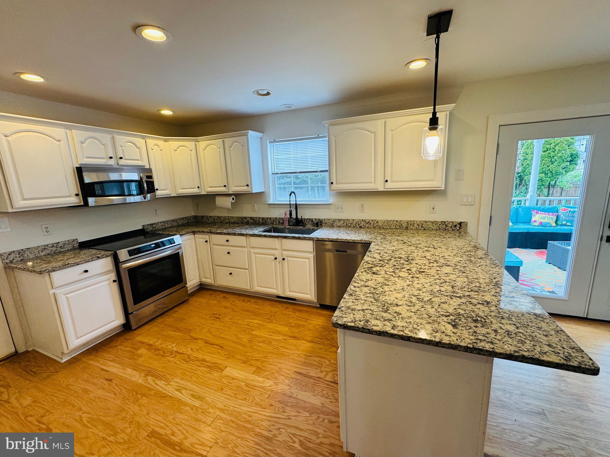 MOSBY STATION - Residential