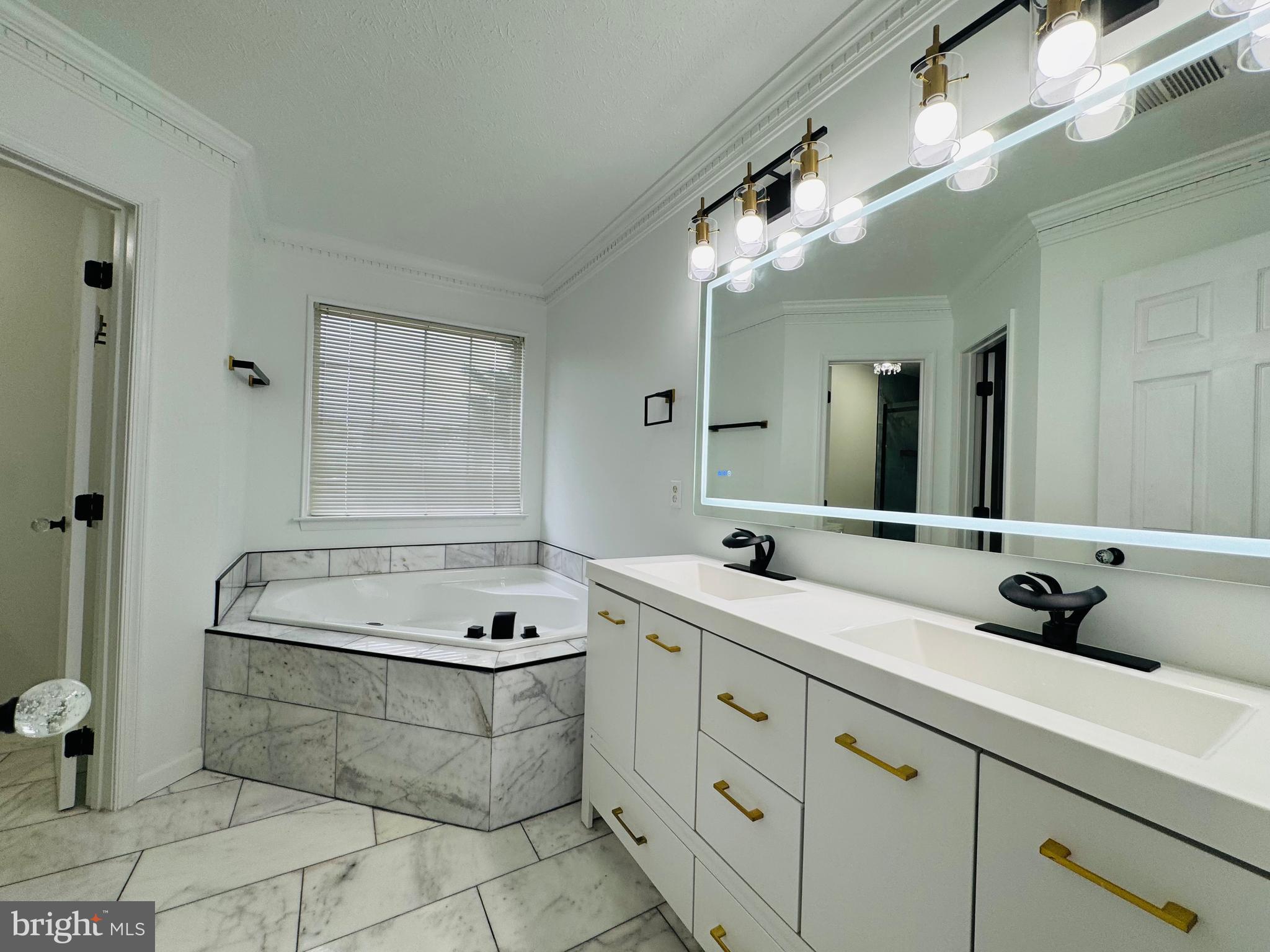 MOSBY STATION - Residential