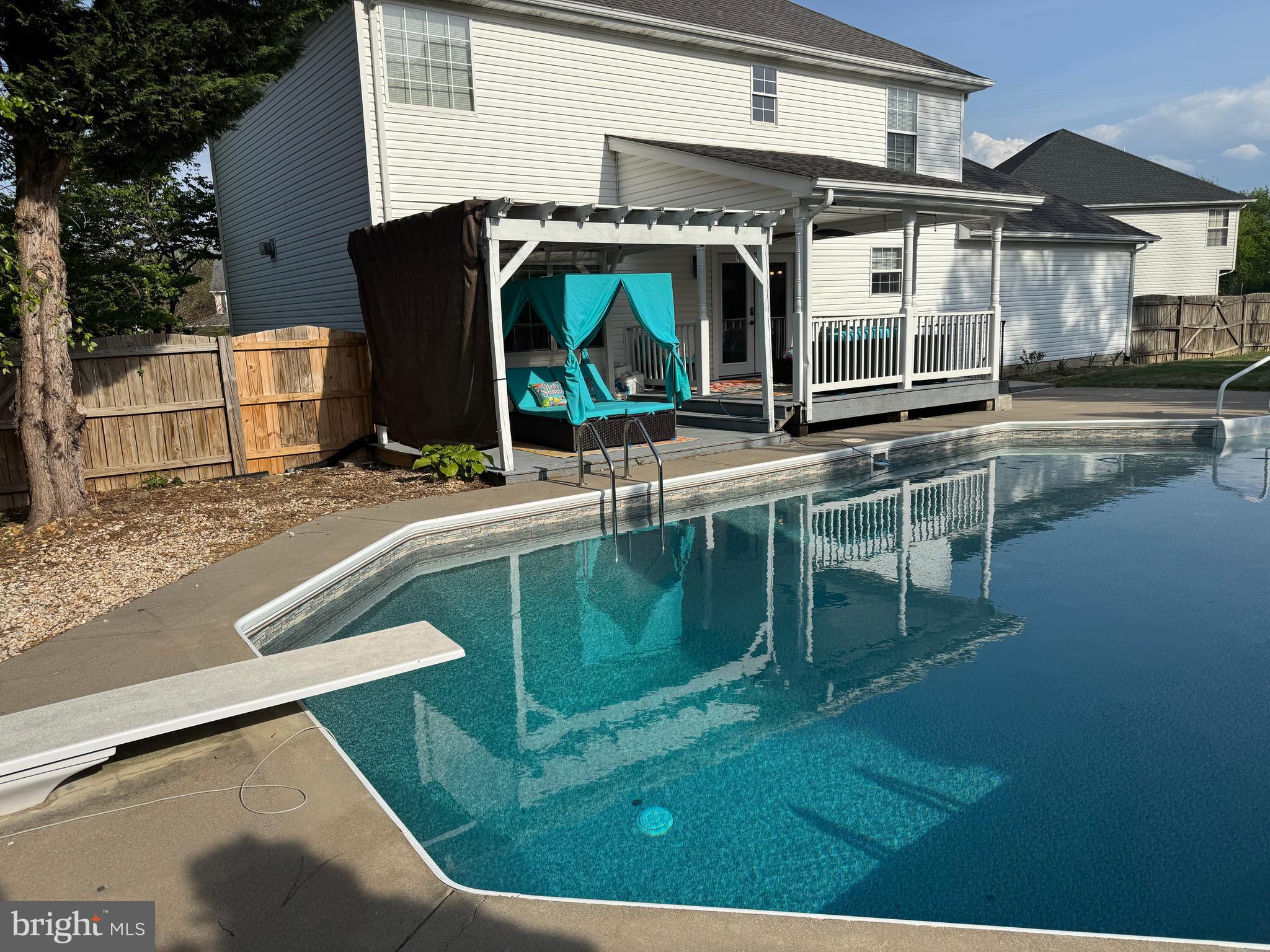 MOSBY STATION - Residential