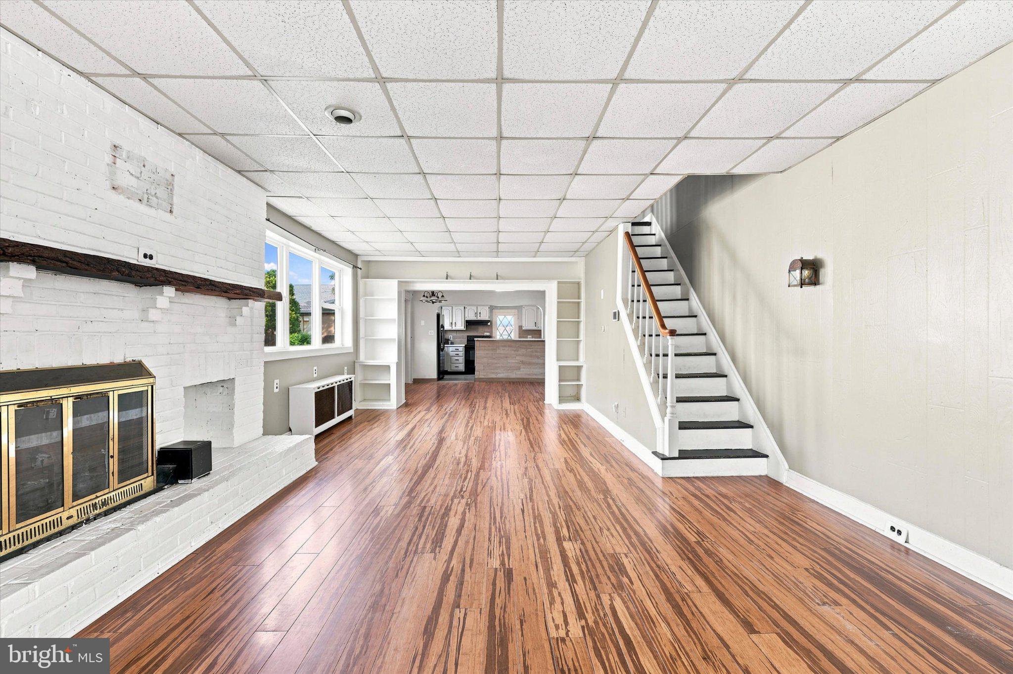 6 N WELLS AVENUE