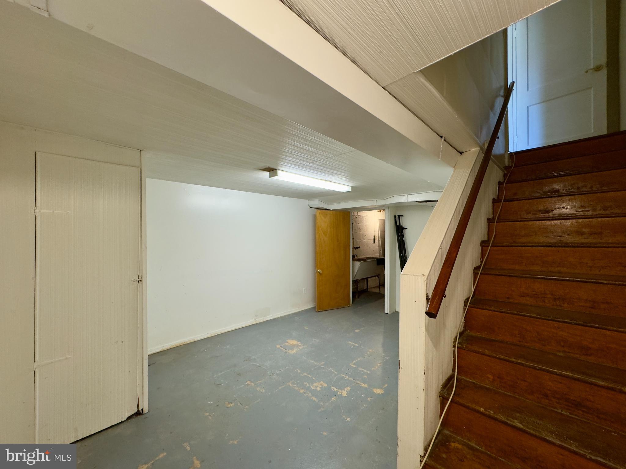 GOVANS - Residential Lease