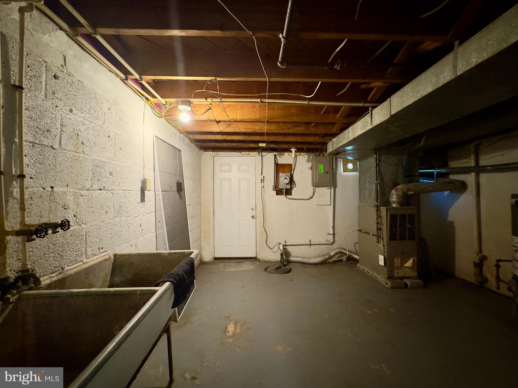 GOVANS - Residential Lease