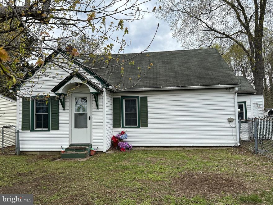 BACK ON THE MARKET AT NO FAULT TO SELLER . Whether you're getting started with investing, purchasing your first home or downsizing because all of the kids are out of the house (woohoo!!) - This cozy 2 bedroom 1 bath located at 27 Asbury Avenue is worth the look. A short distance from Brecknock Park and immediate and easy access to Rt 13 makes the location of this home extremely convenient. Stop by today to take a look!