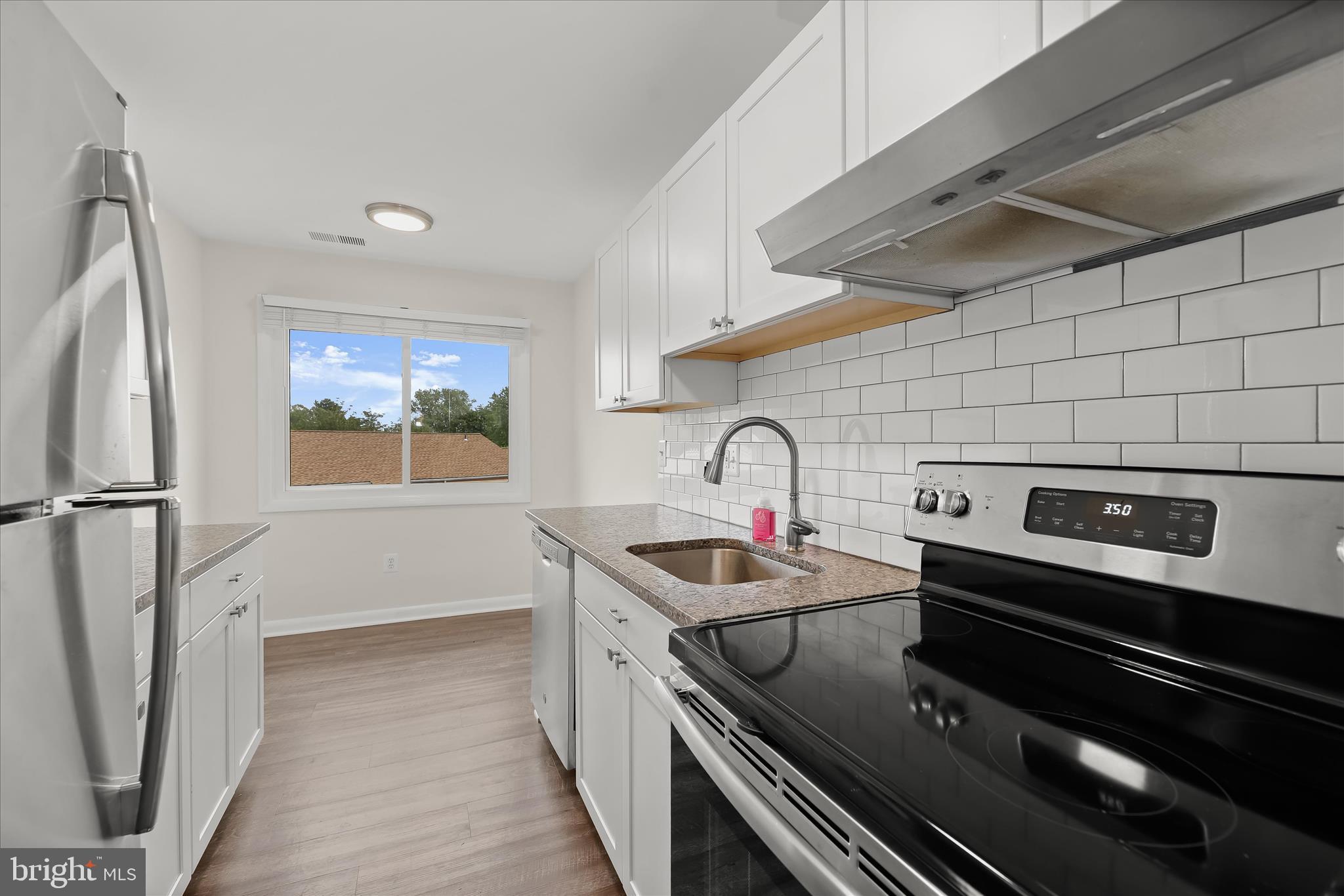 HAMPSTEAD VALLEY - Residential
