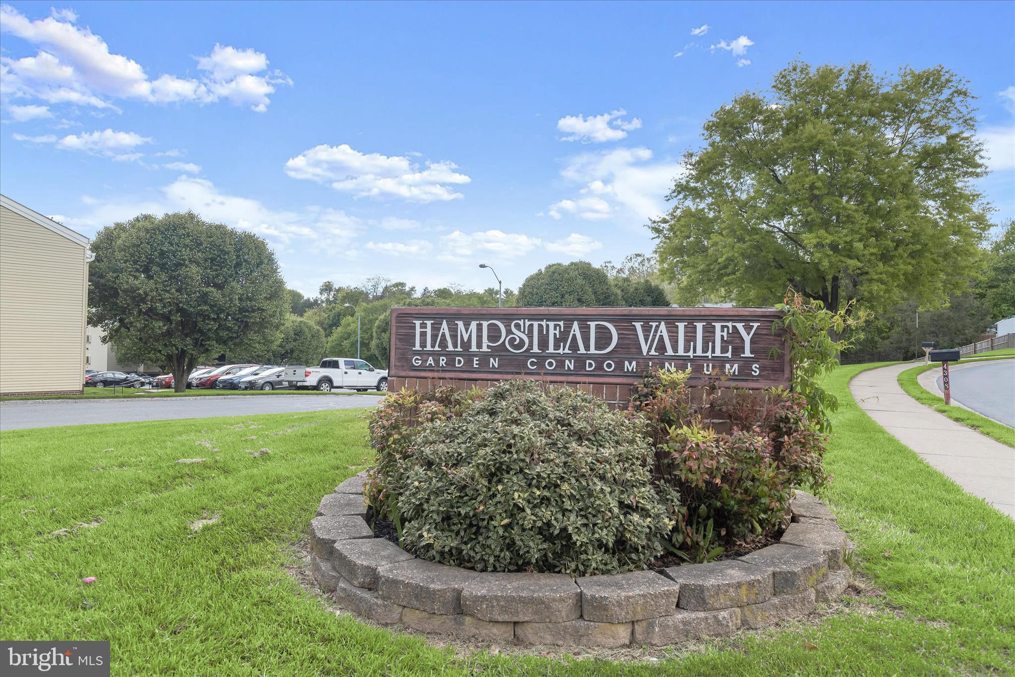 HAMPSTEAD VALLEY - Residential