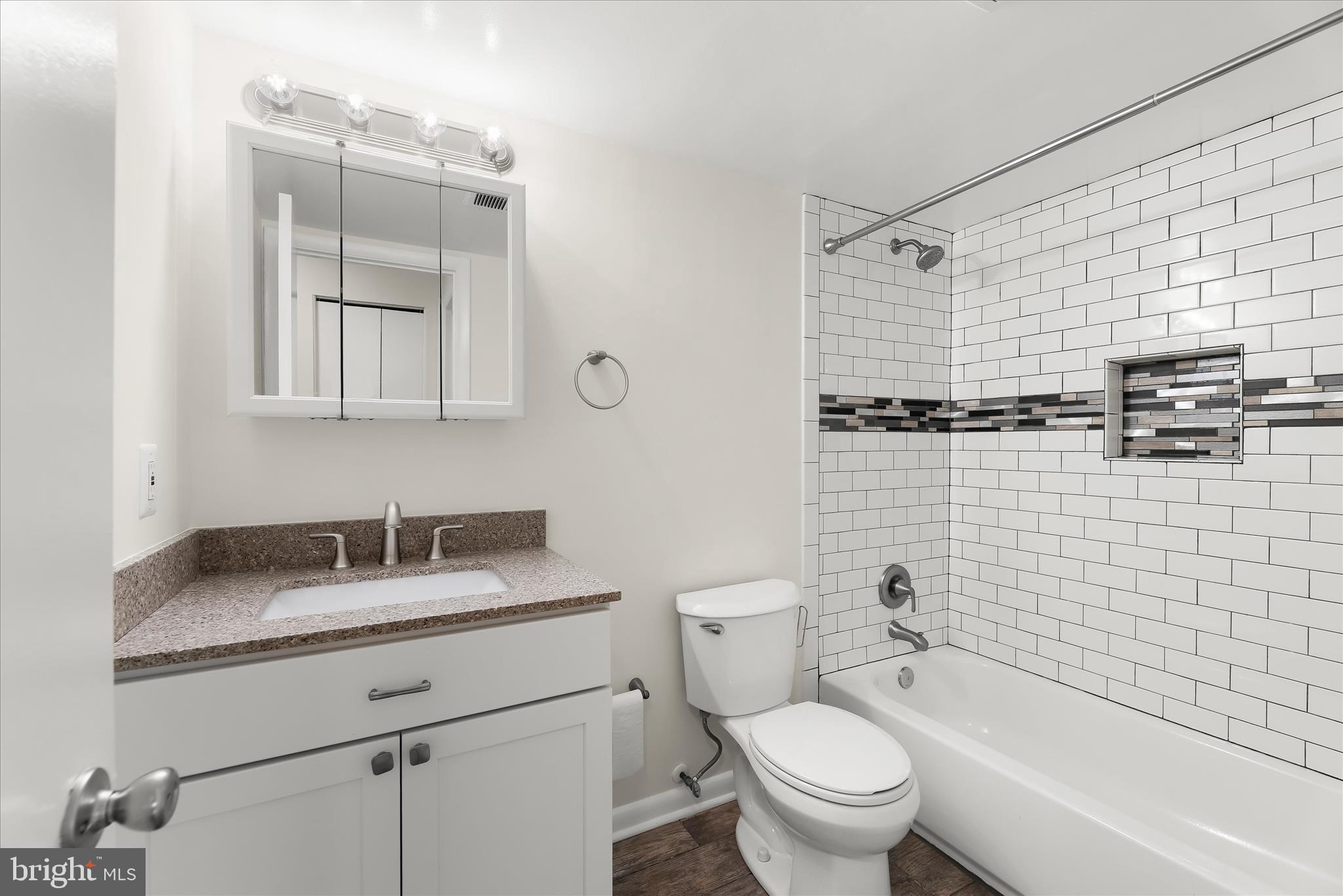 HAMPSTEAD VALLEY - Residential
