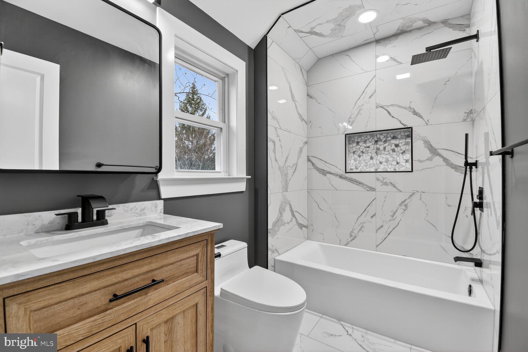 GLAIZEWOOD MANOR - Residential