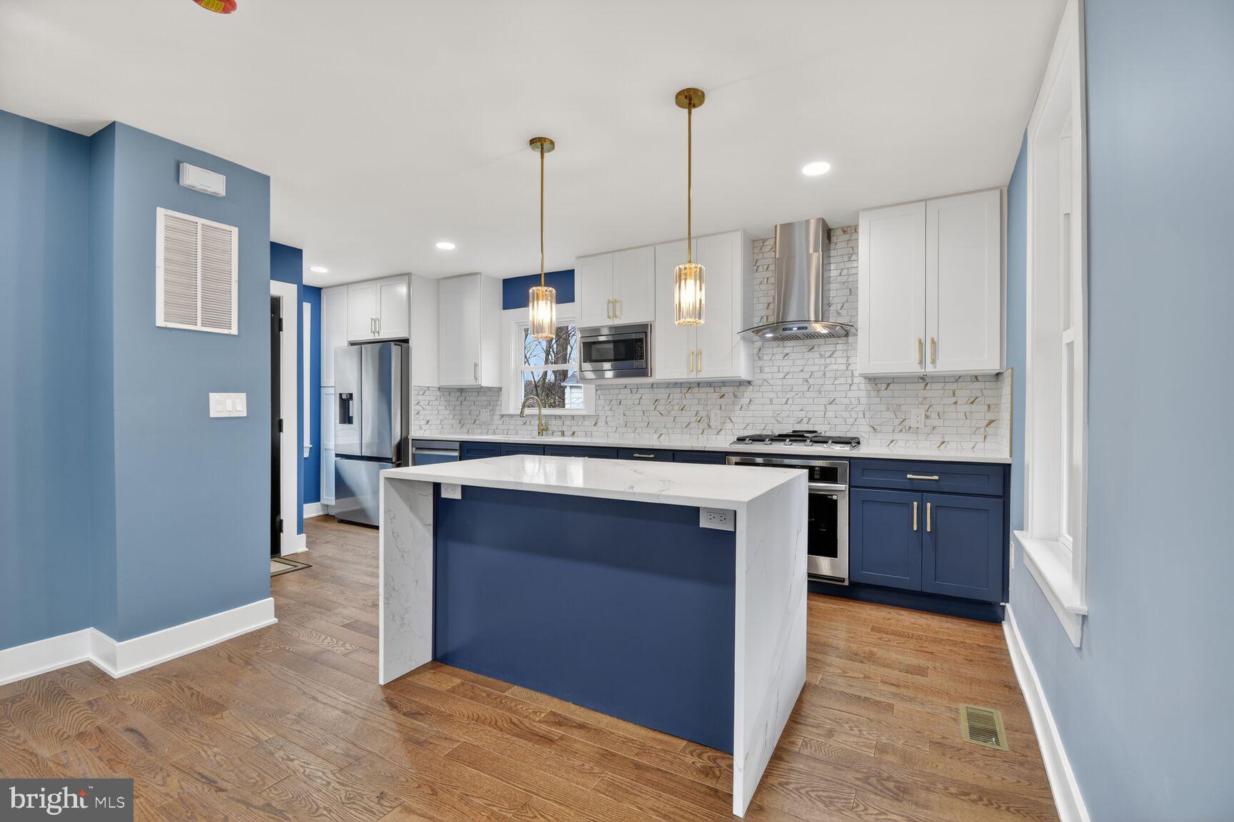 GLAIZEWOOD MANOR - Residential