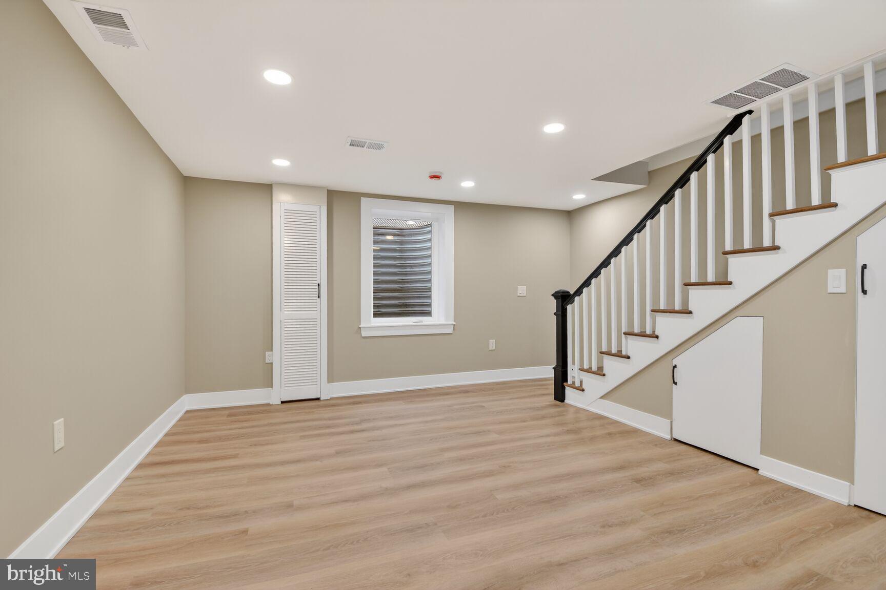 GLAIZEWOOD MANOR - Residential