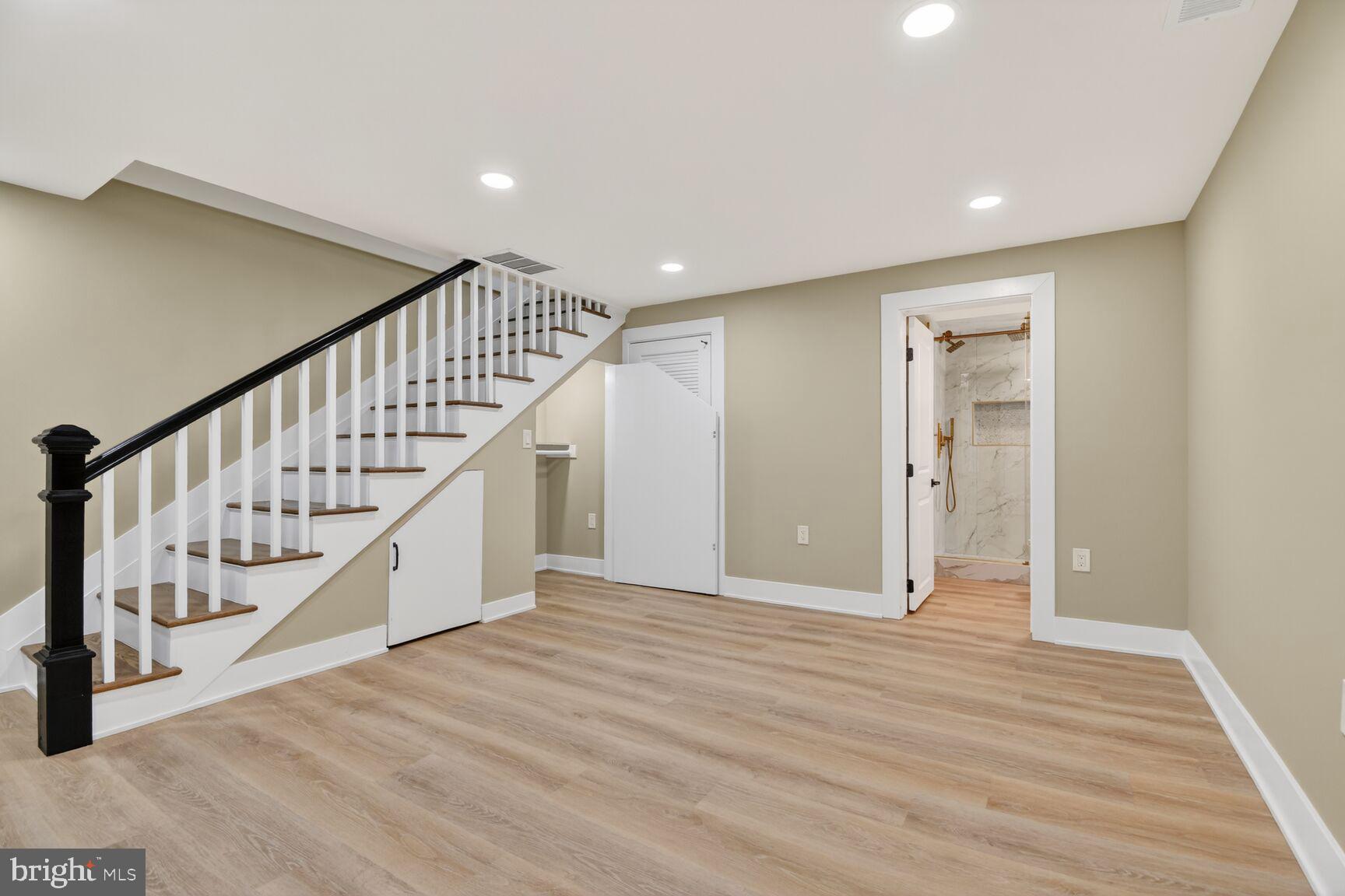 GLAIZEWOOD MANOR - Residential