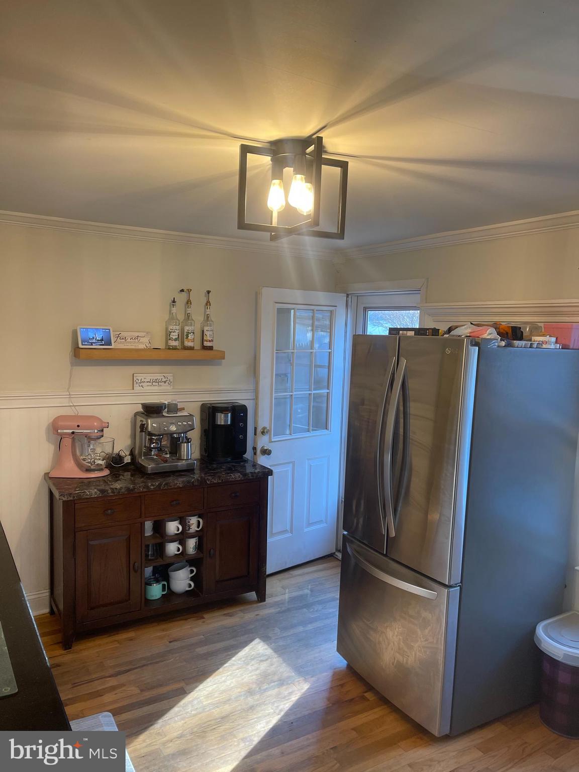 WEST LAWN - Residential