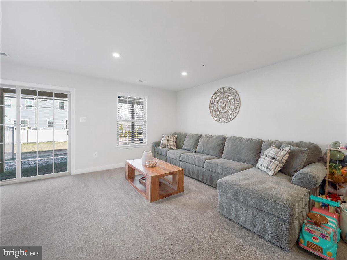 LAKE LINGANORE - Residential