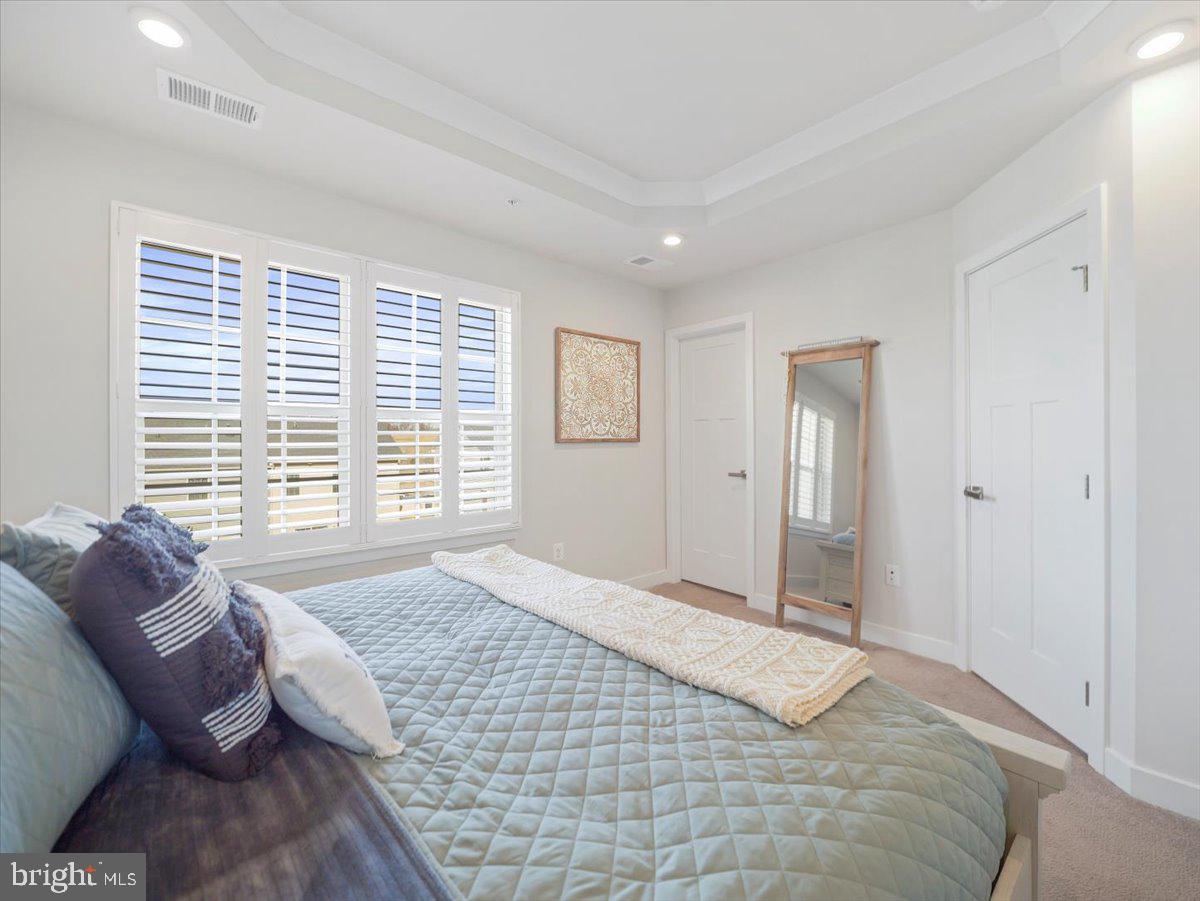 LAKE LINGANORE - Residential