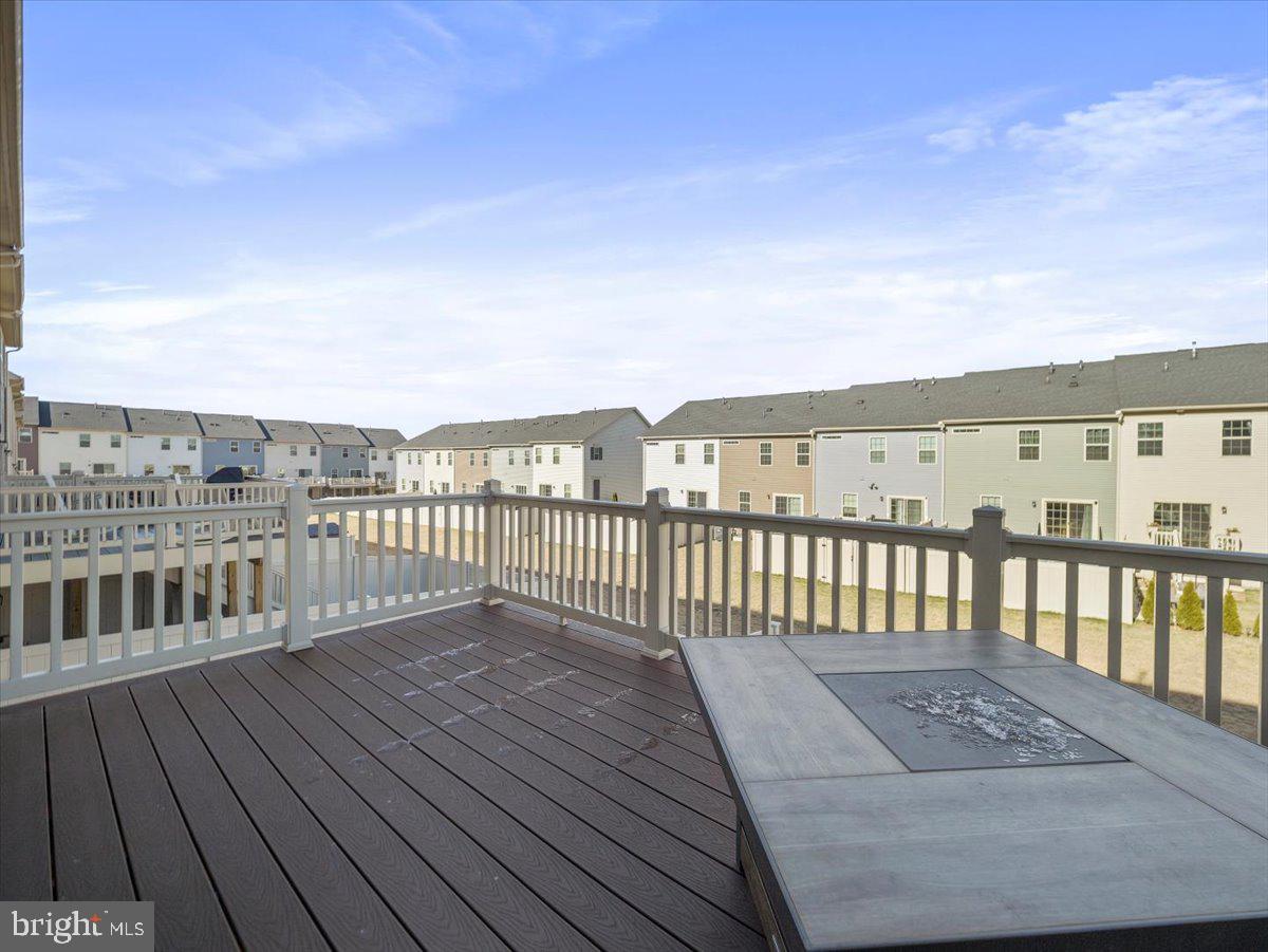 LAKE LINGANORE - Residential