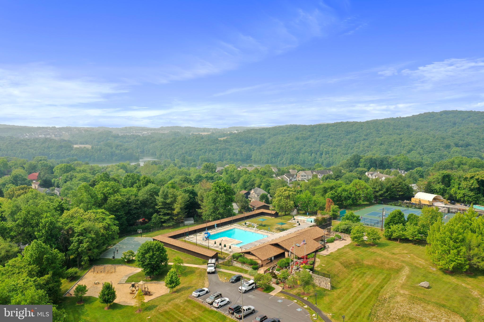 LAKE LINGANORE - Residential